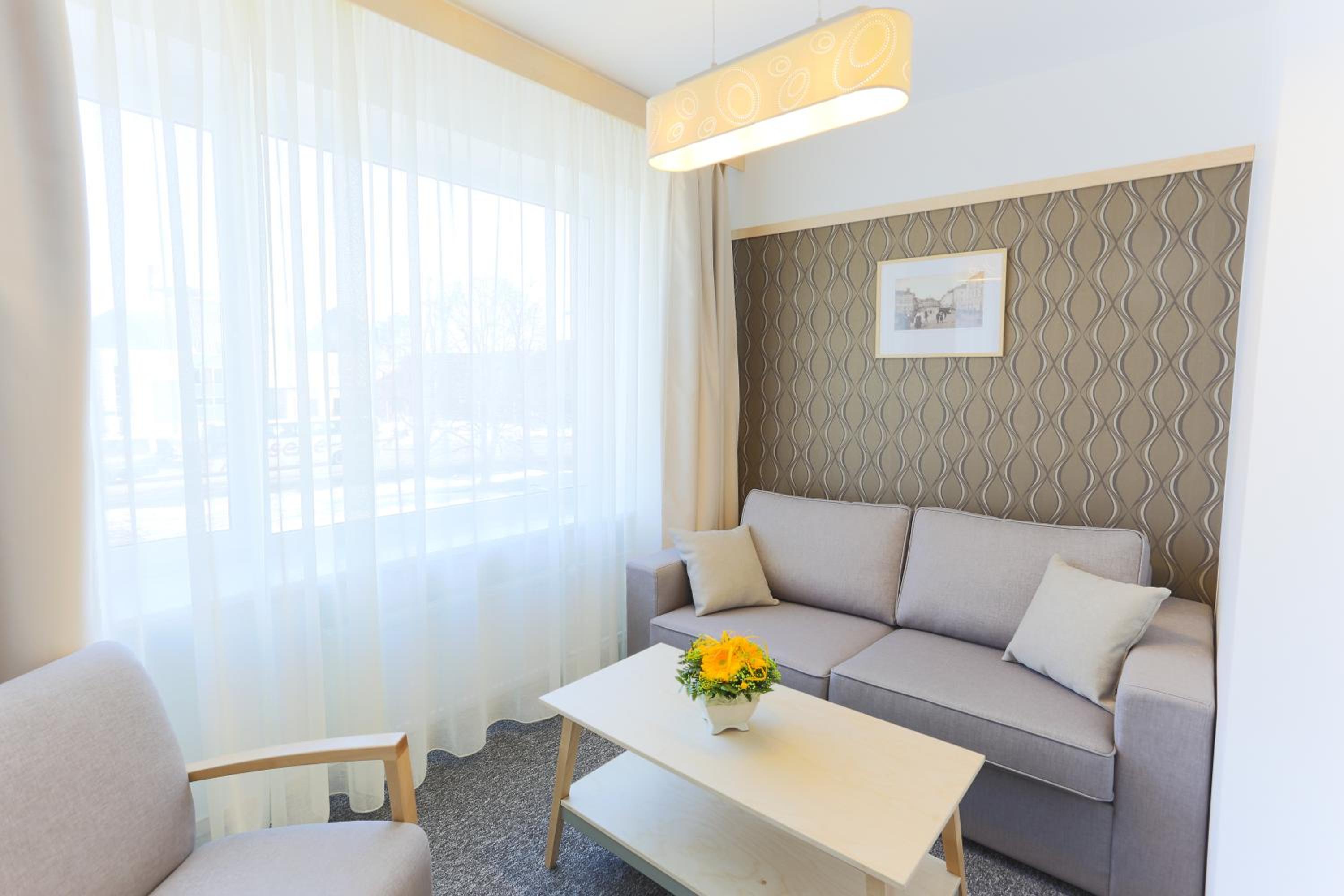 Family Room - Photo 11