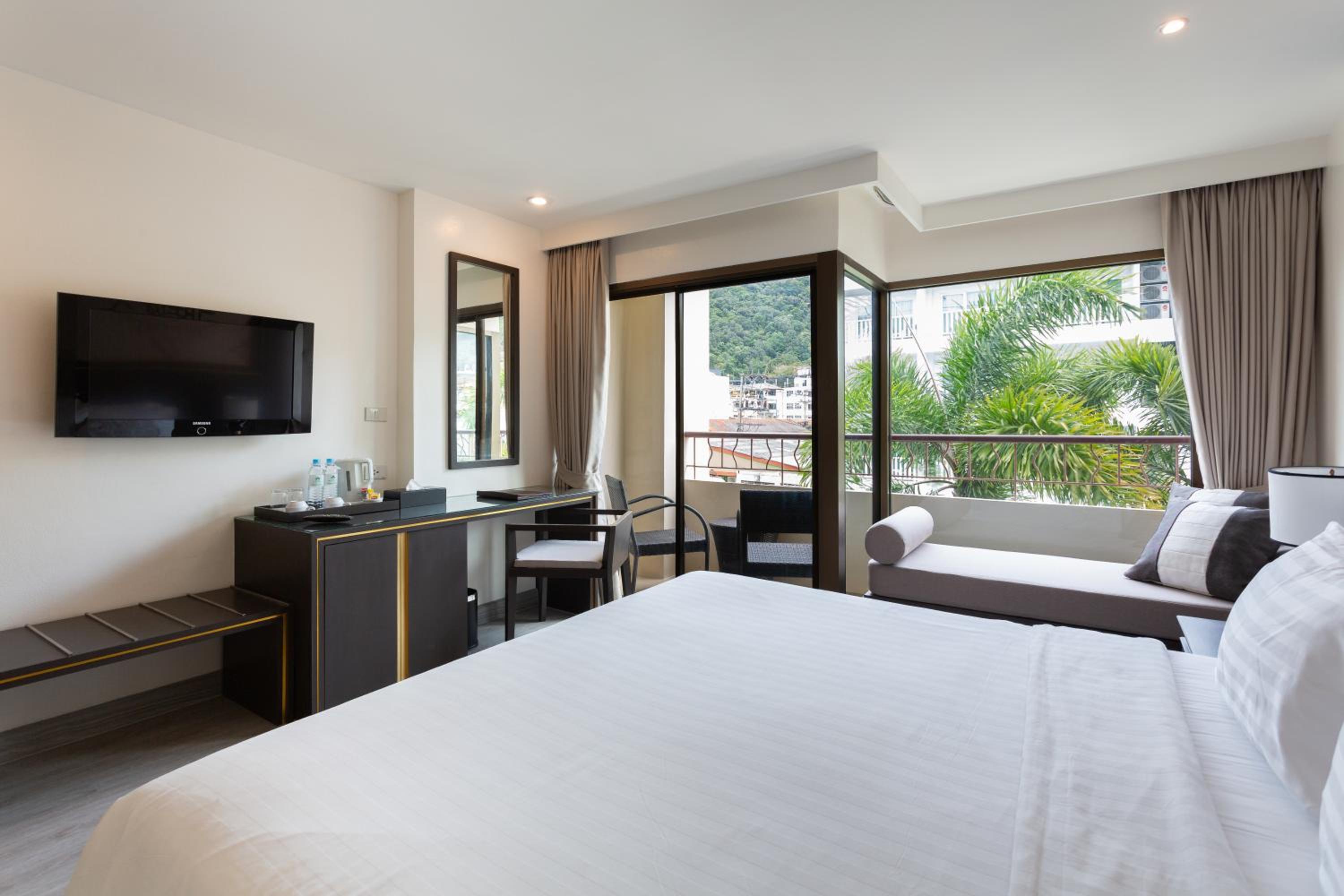 Superior Double or Twin Room - Photo 8