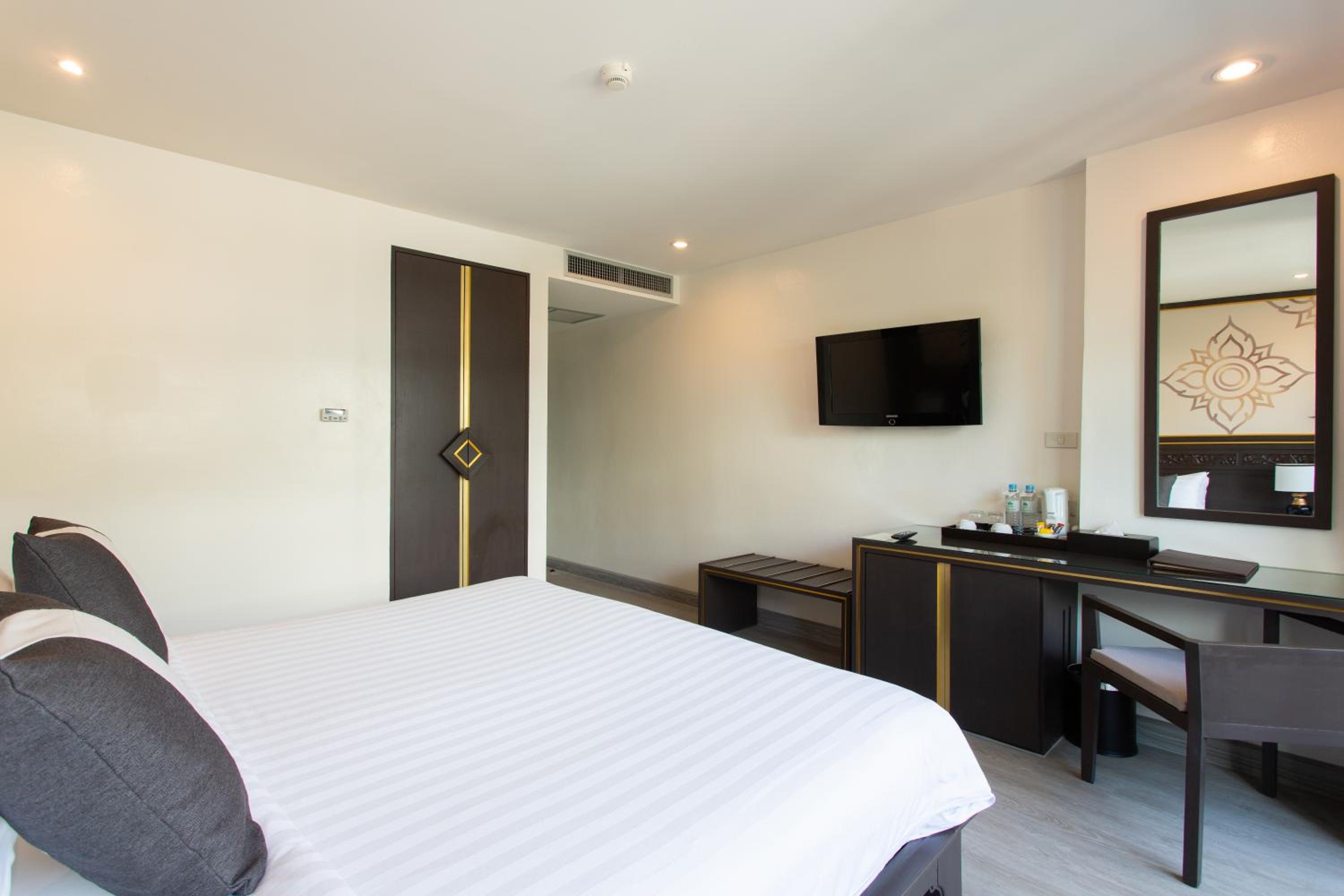 Superior Double or Twin Room - Photo 7