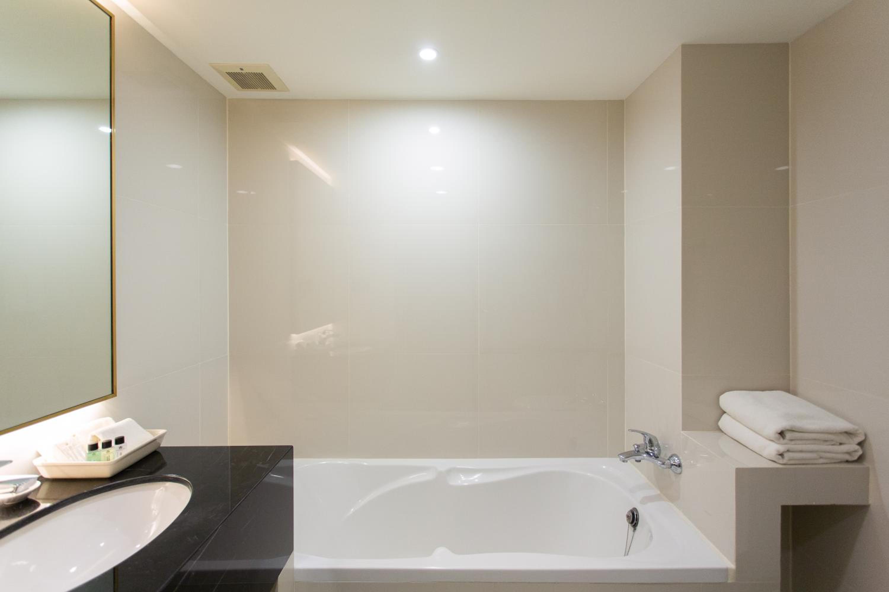 Superior Double or Twin Room - Photo 4