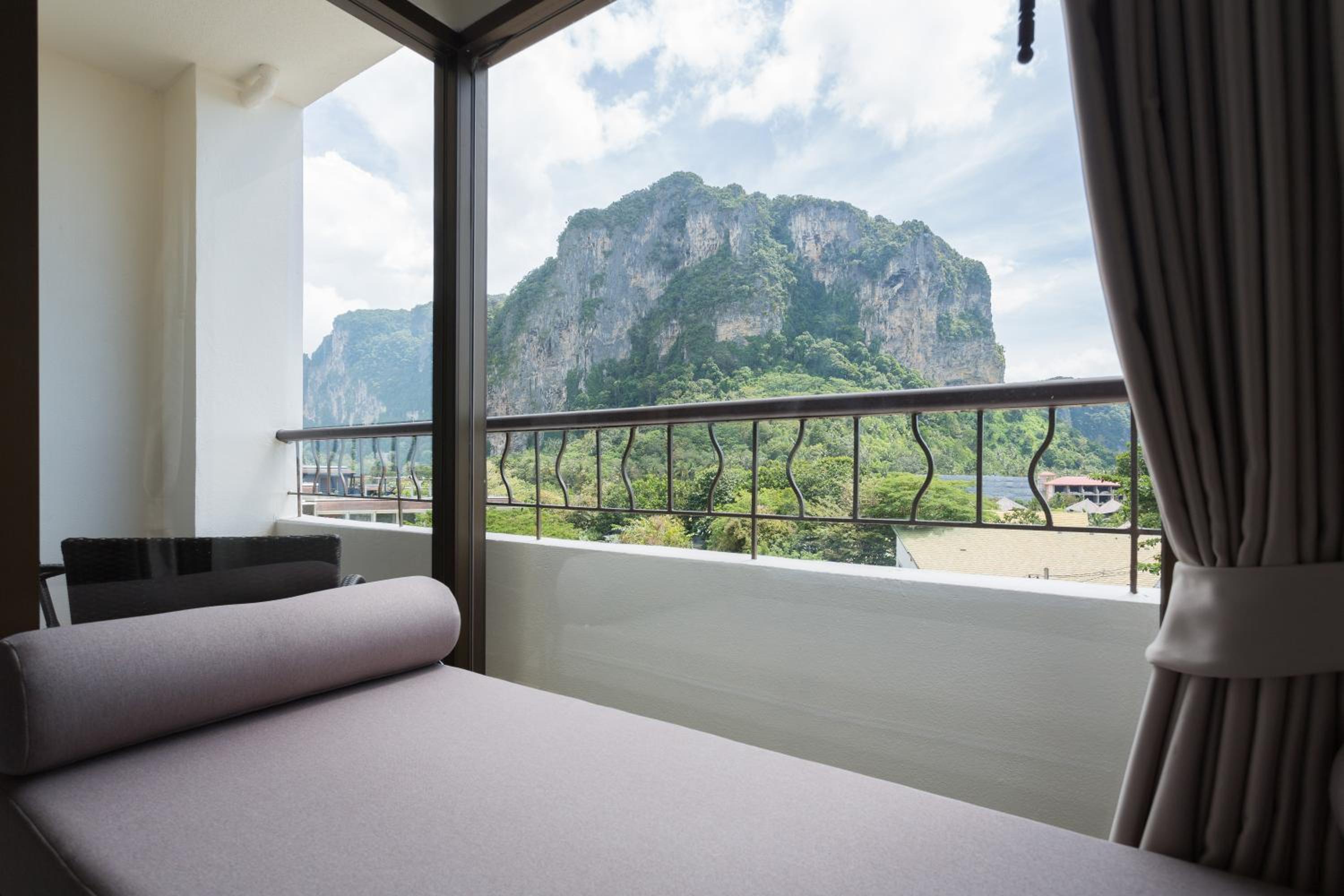 Superior Double or Twin Room with Mountain View - Photo 5