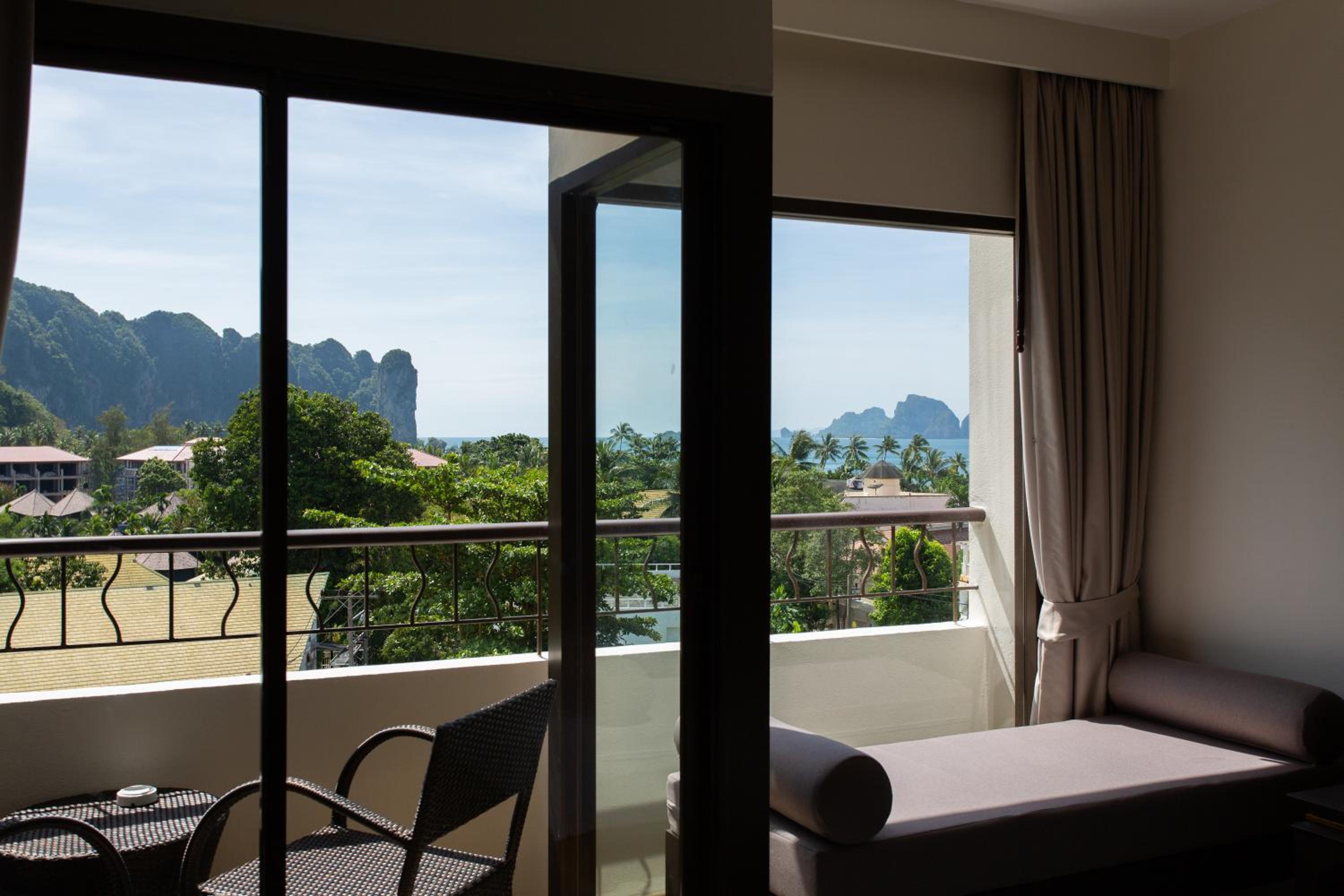 Superior Double or Twin Room with Sea View - Photo 3