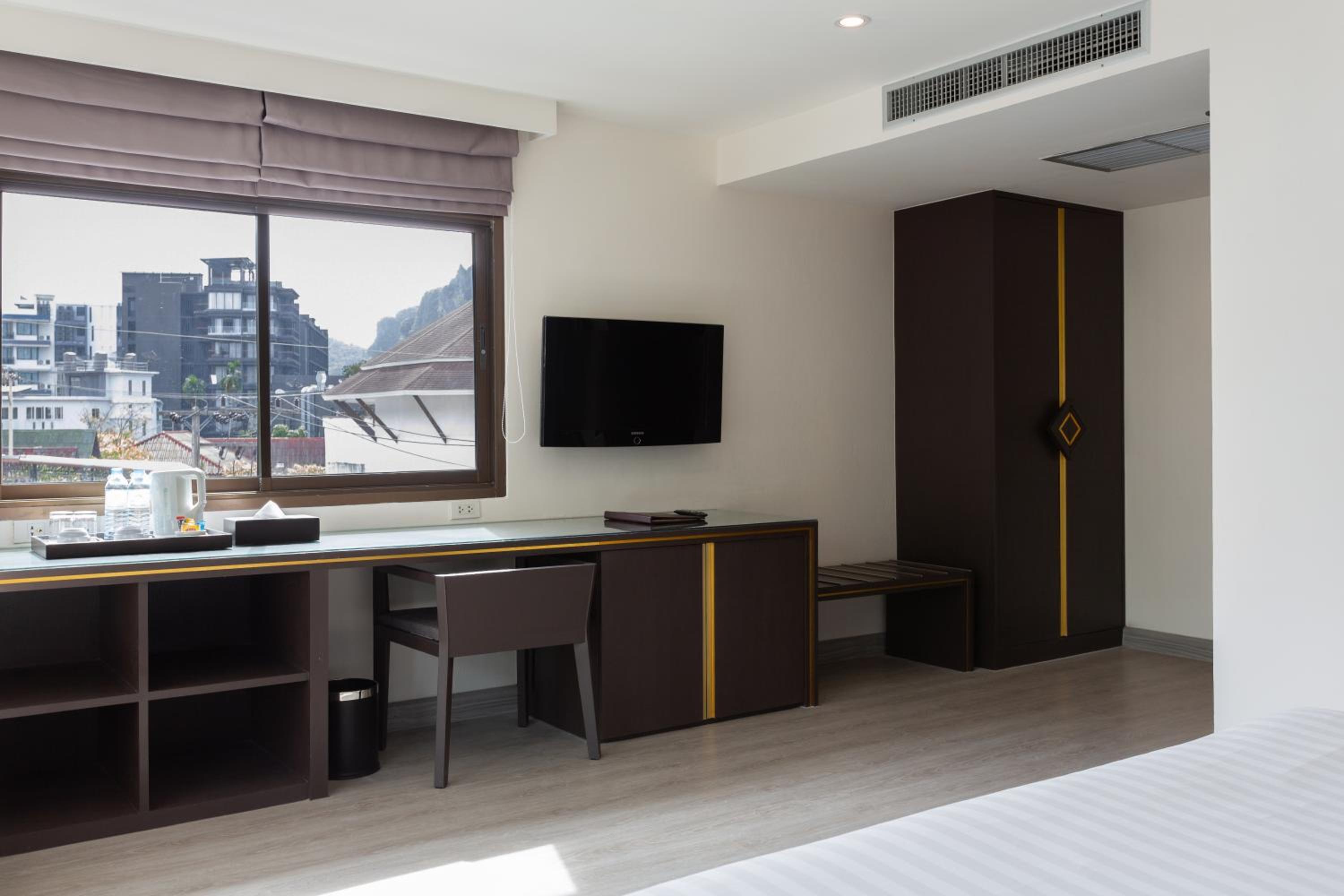 Deluxe Double or Twin Room - Photo 7