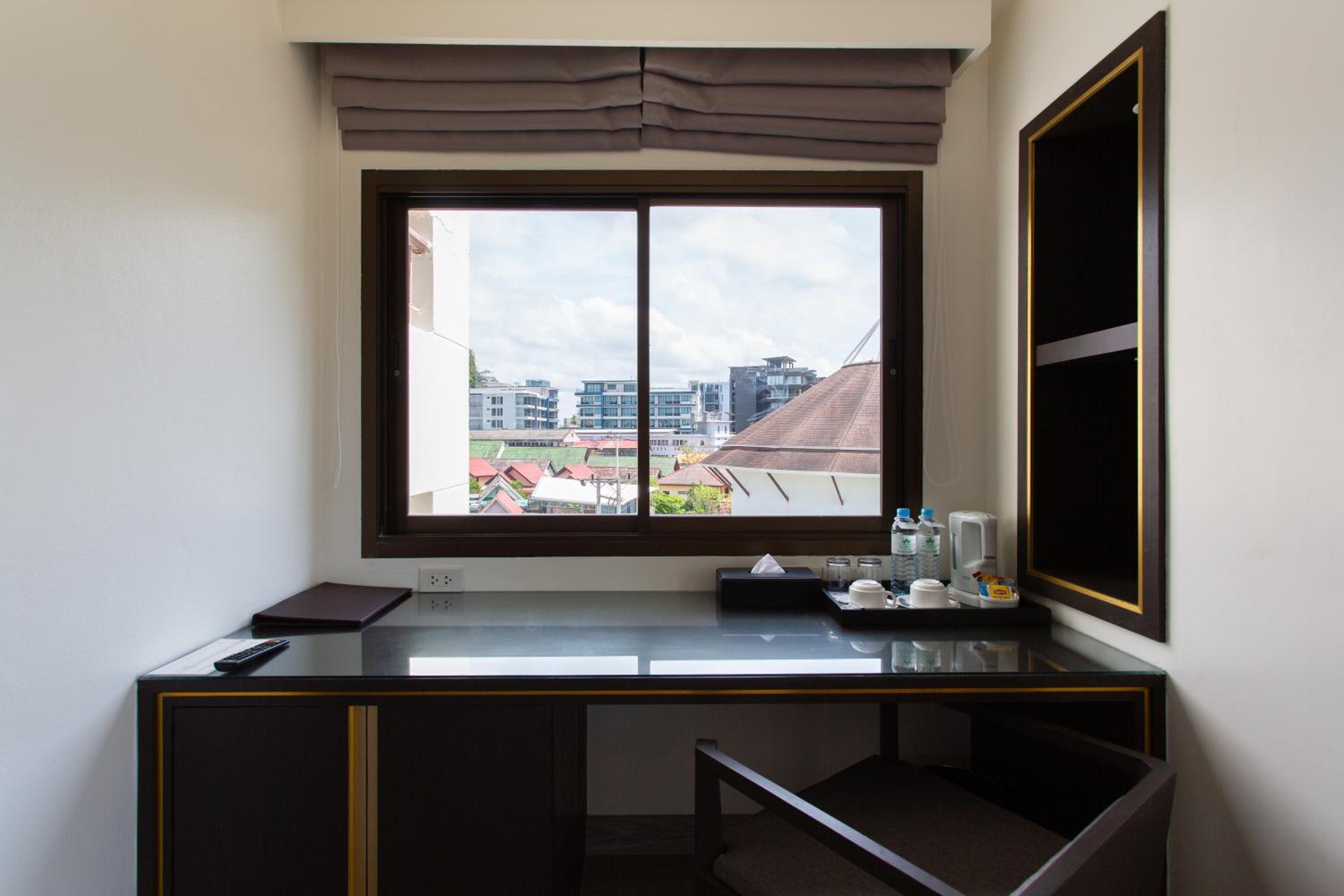 Deluxe Double or Twin Room - Photo 6