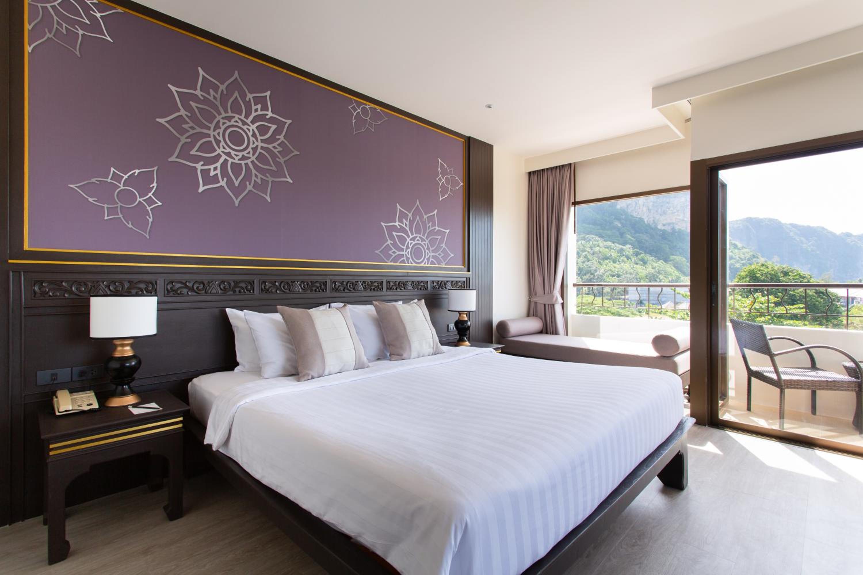 Deluxe Double Room with Sea View - Photo 10