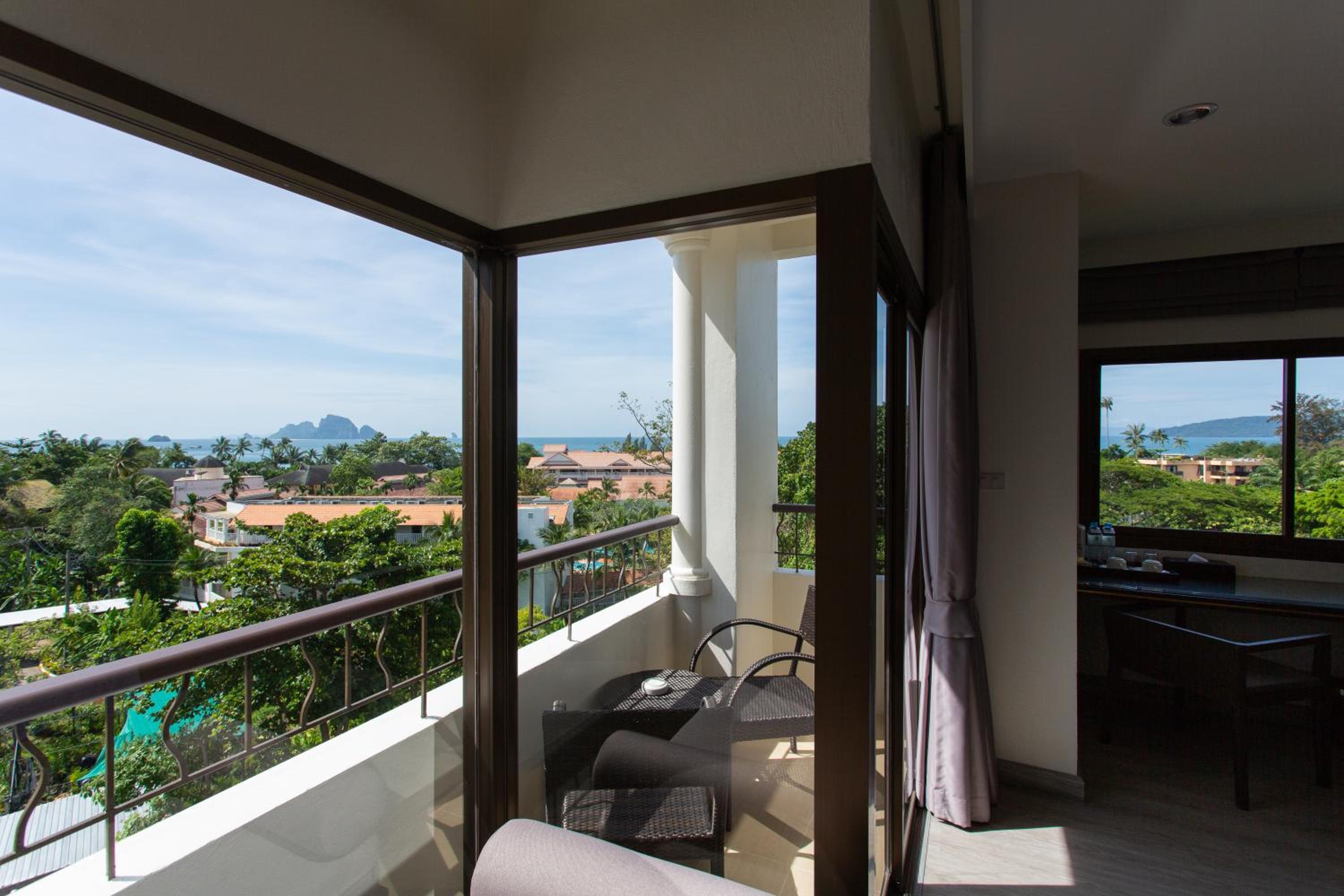 Deluxe Double Room with Sea View - Photo 6