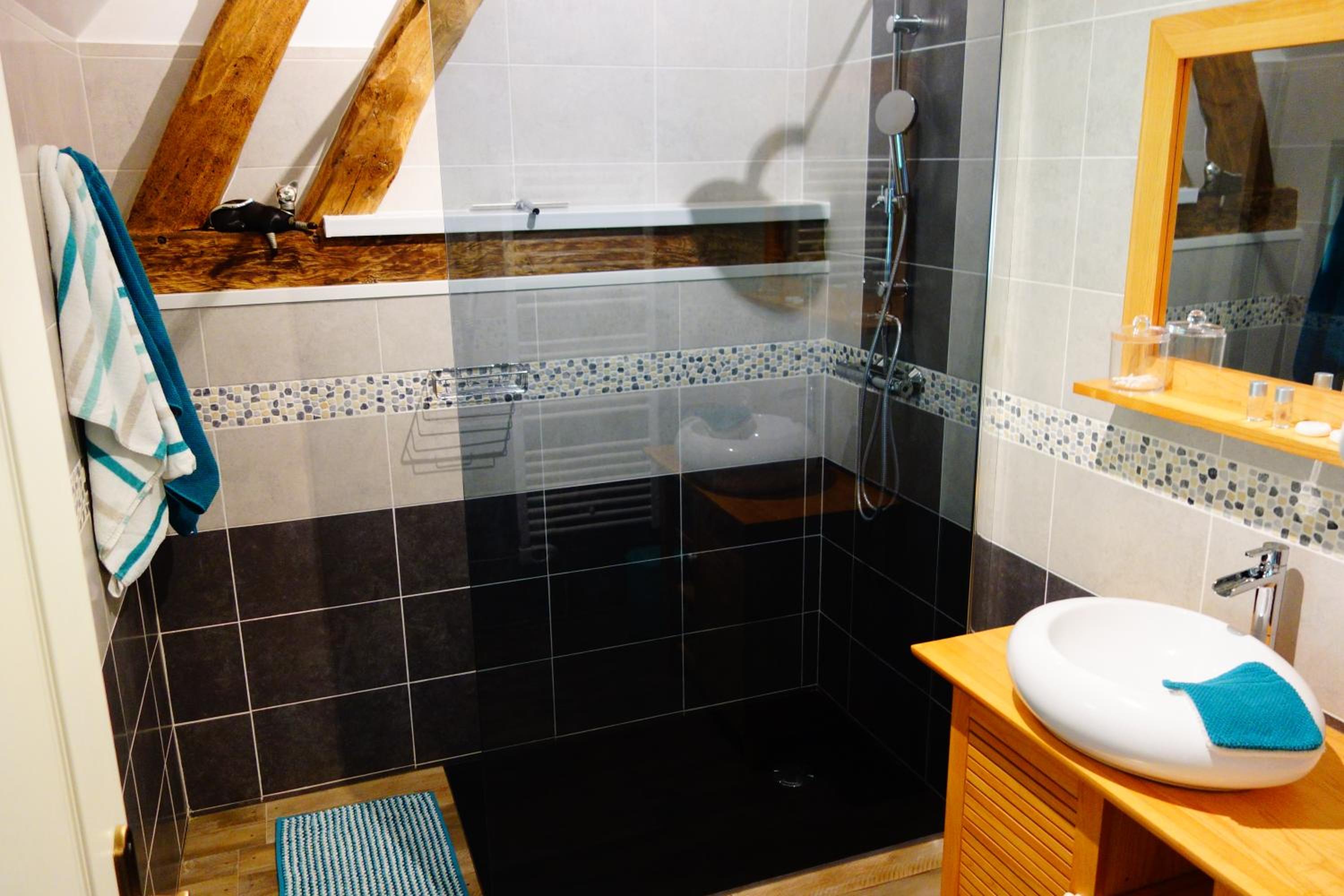 Deluxe Twin Room - Photo 2