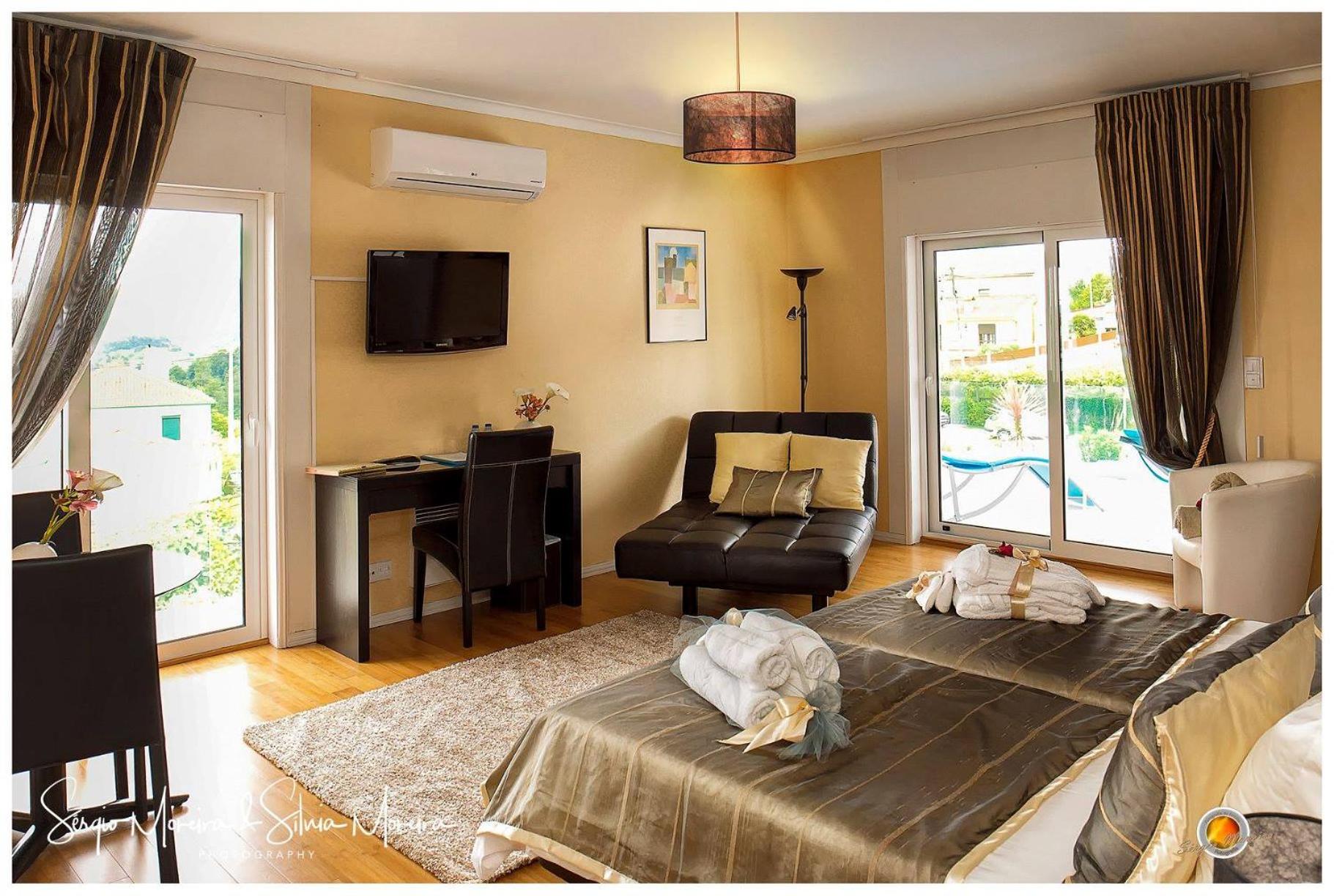 Double or Twin Room with City View photo 1