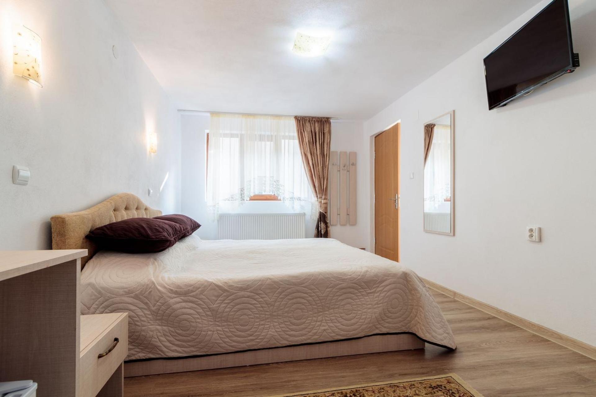 Economy Double Room - Photo 6