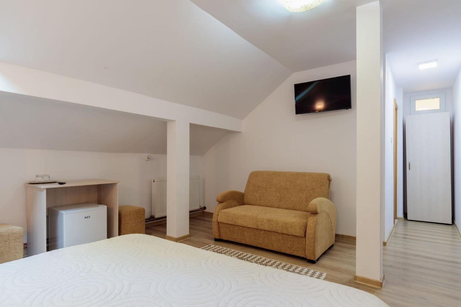 Triple Room with Terrace - Photo 9