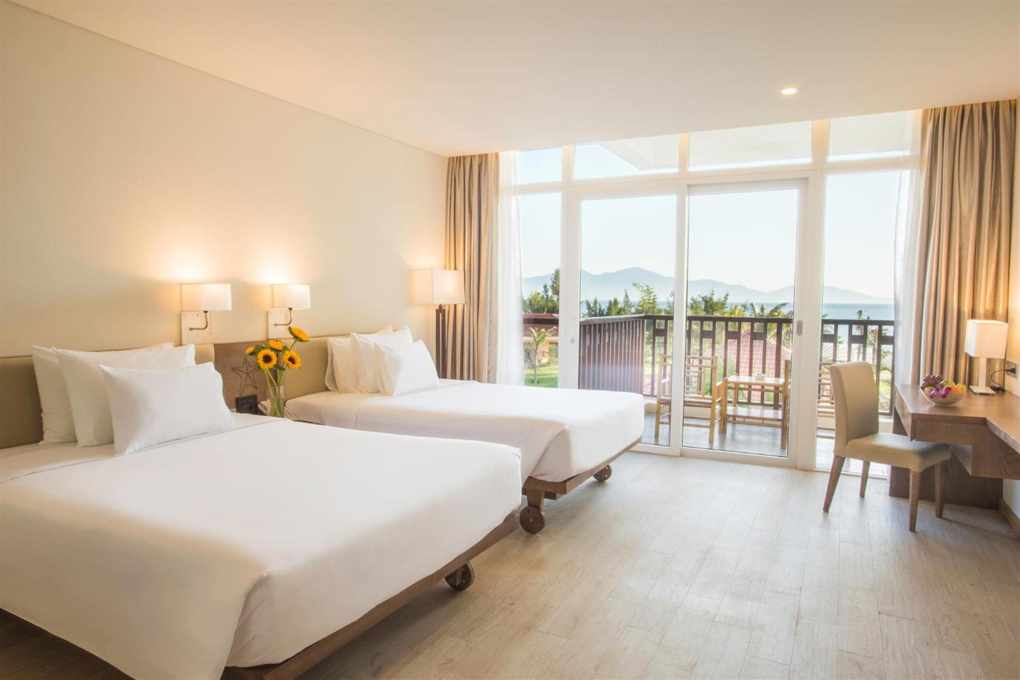 Premium Deluxe Twin Room with Balcony - Ocean View	 - Photo 2