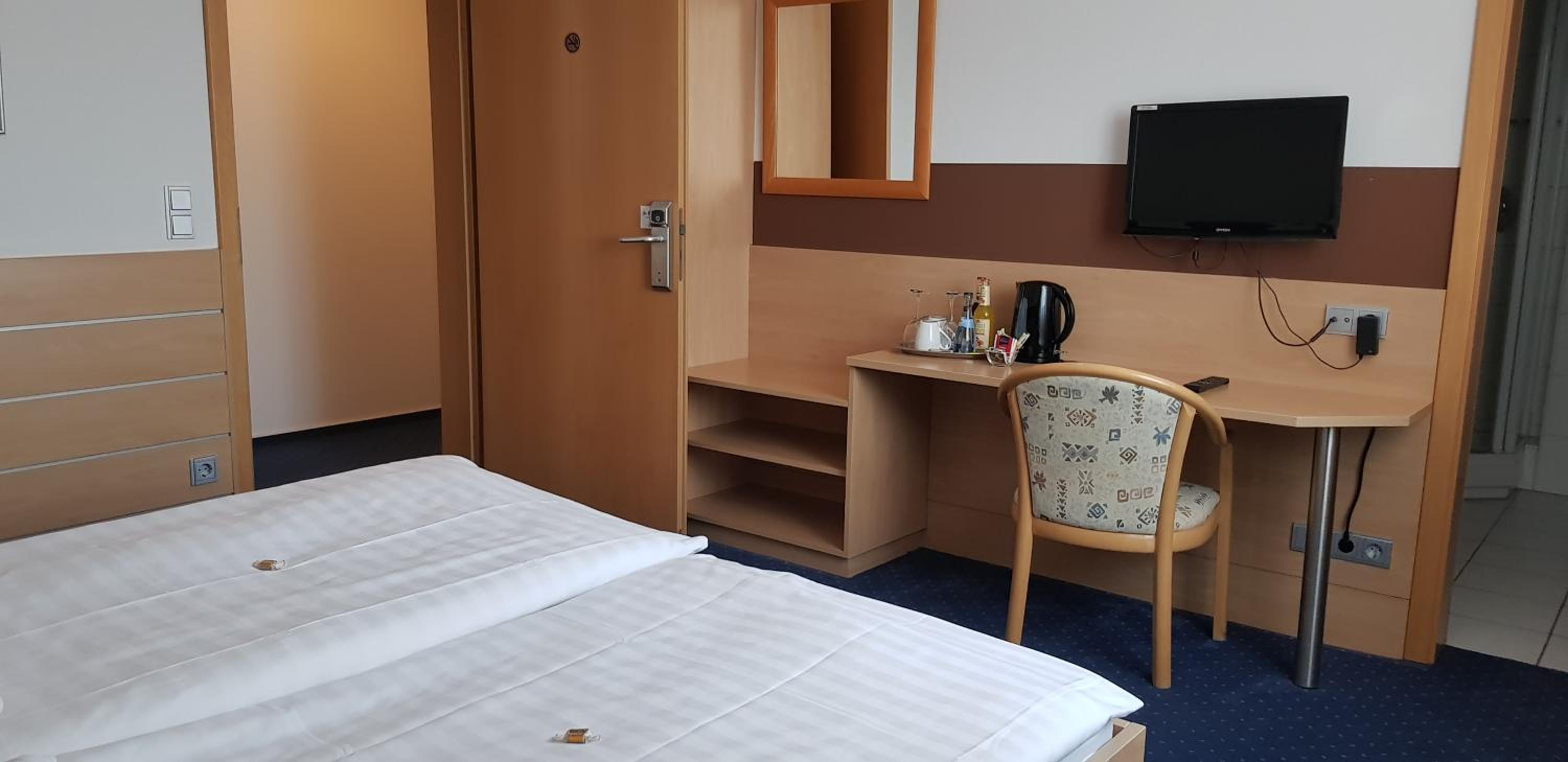 Double Room - Photo 14