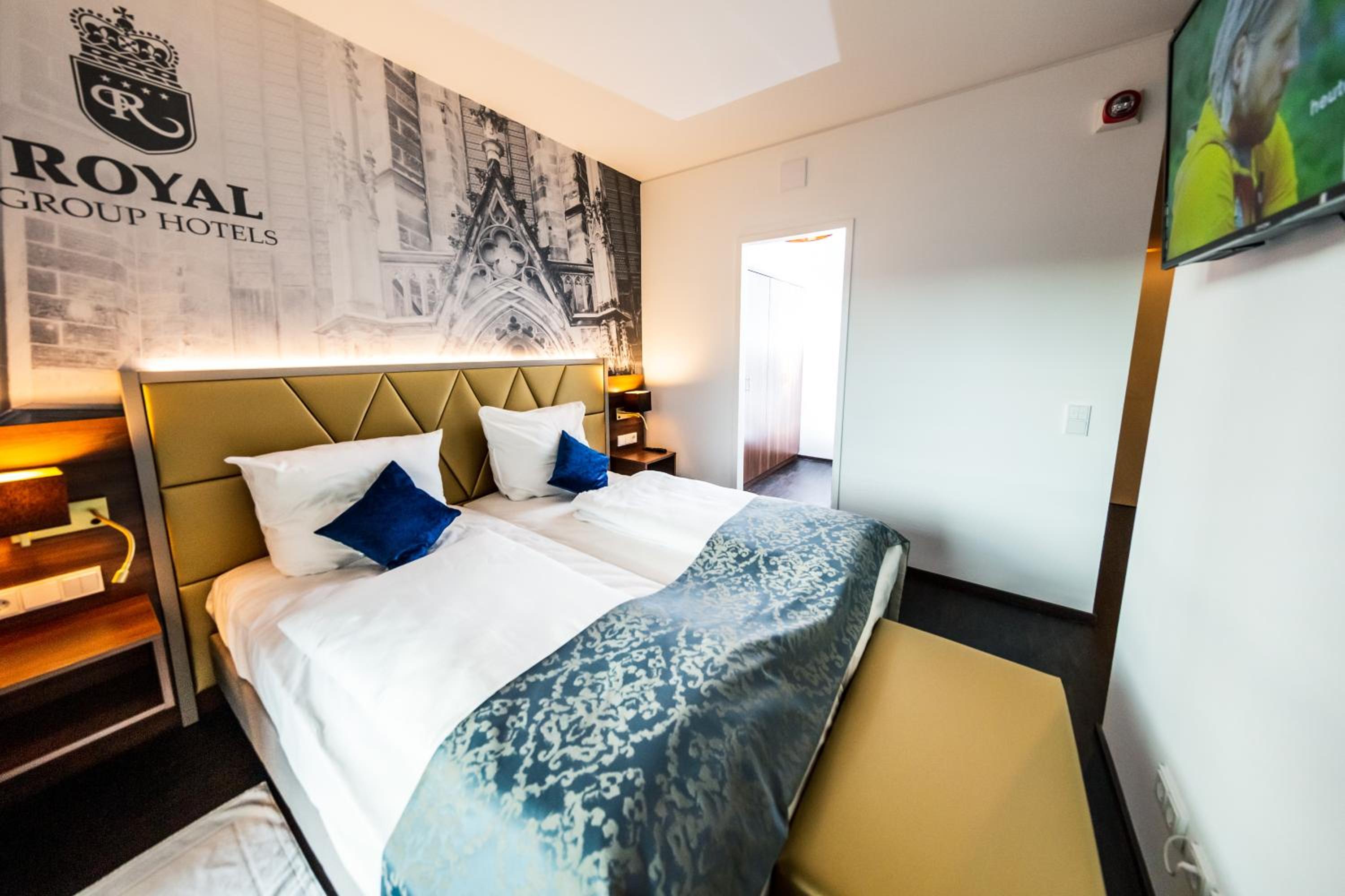 Double Room - Photo 9