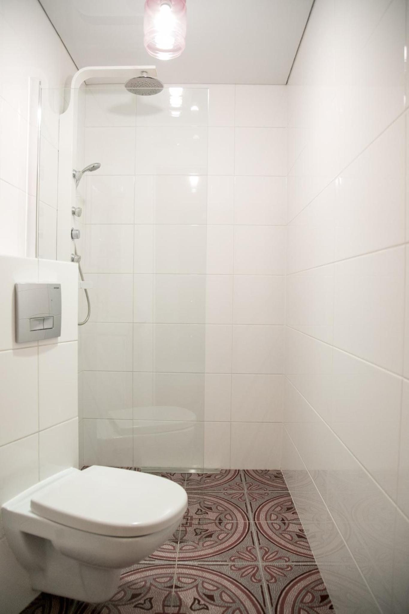 Double Room with Private Bathroom - Photo 7
