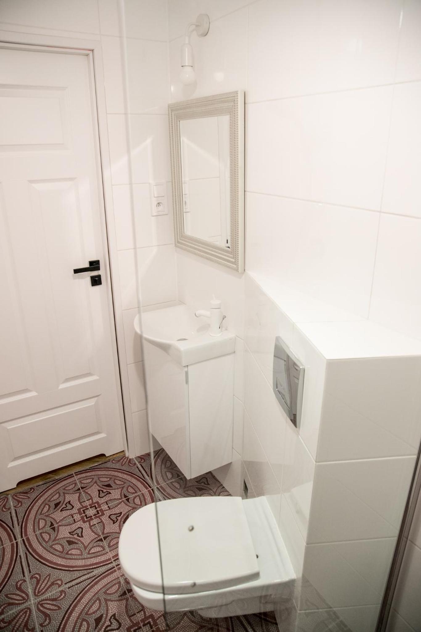 Double Room with Private Bathroom - Photo 6