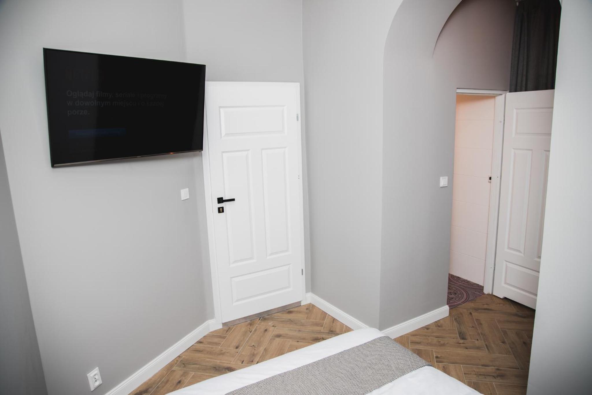 Double Room with Private Bathroom - Photo 3