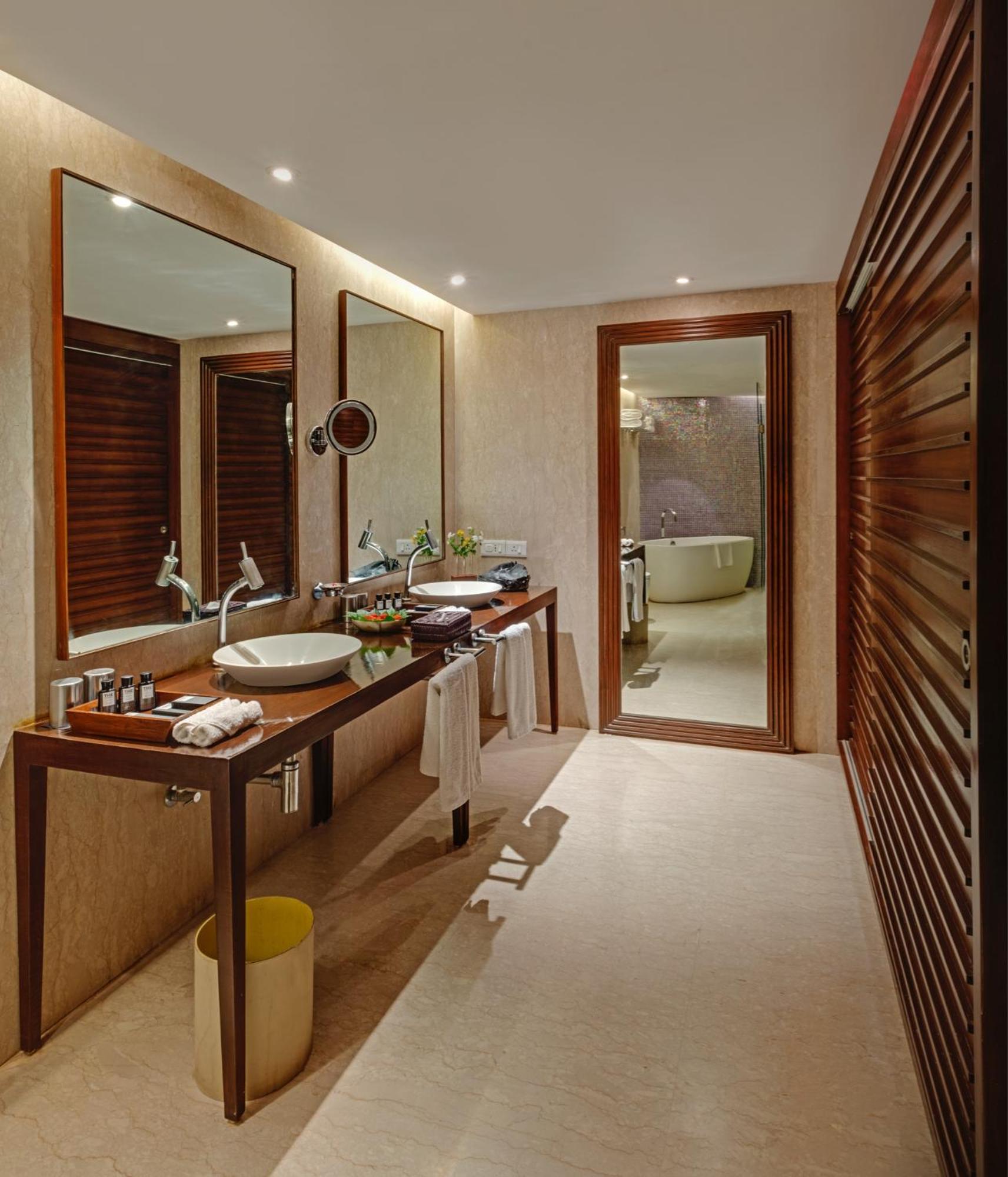 Deluxe Suite - Photo 3