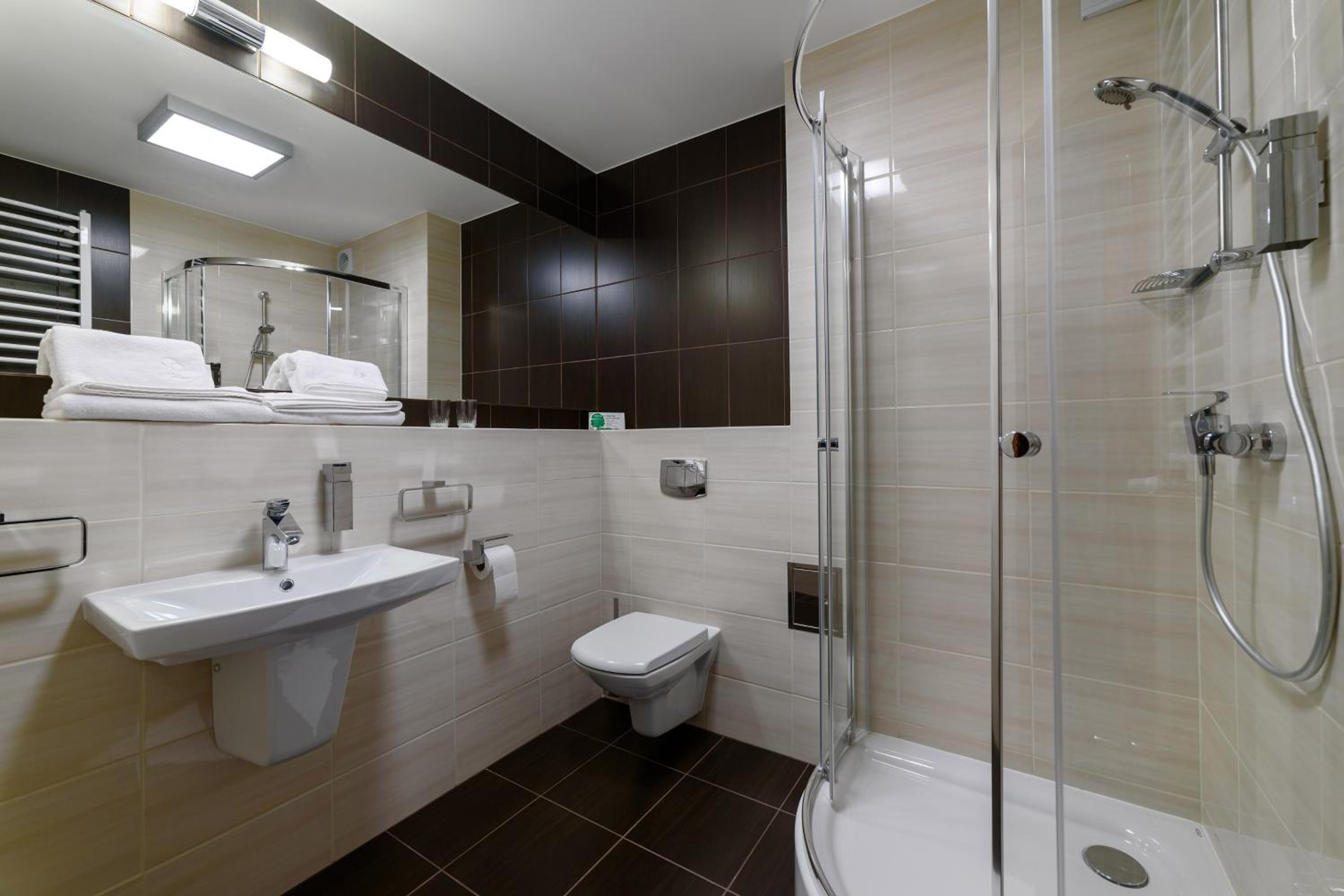 Double or Twin Room with Balcony - Photo 3