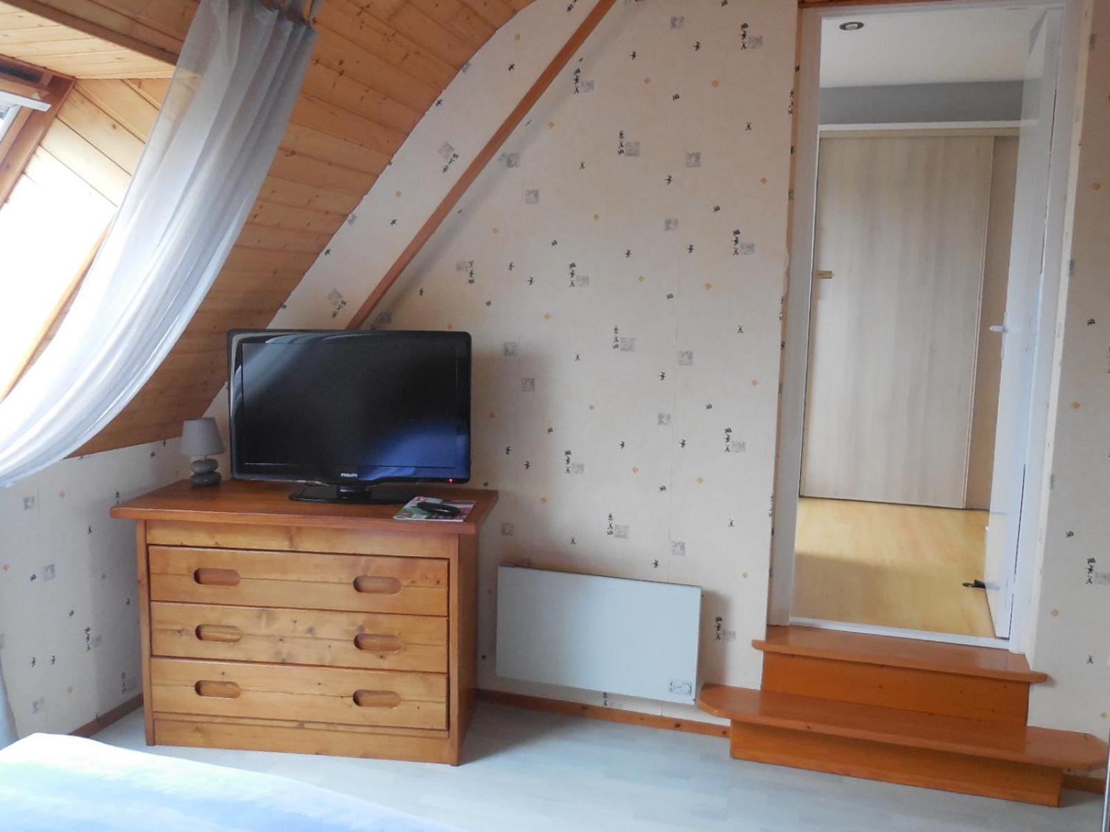 Family Room photo 3