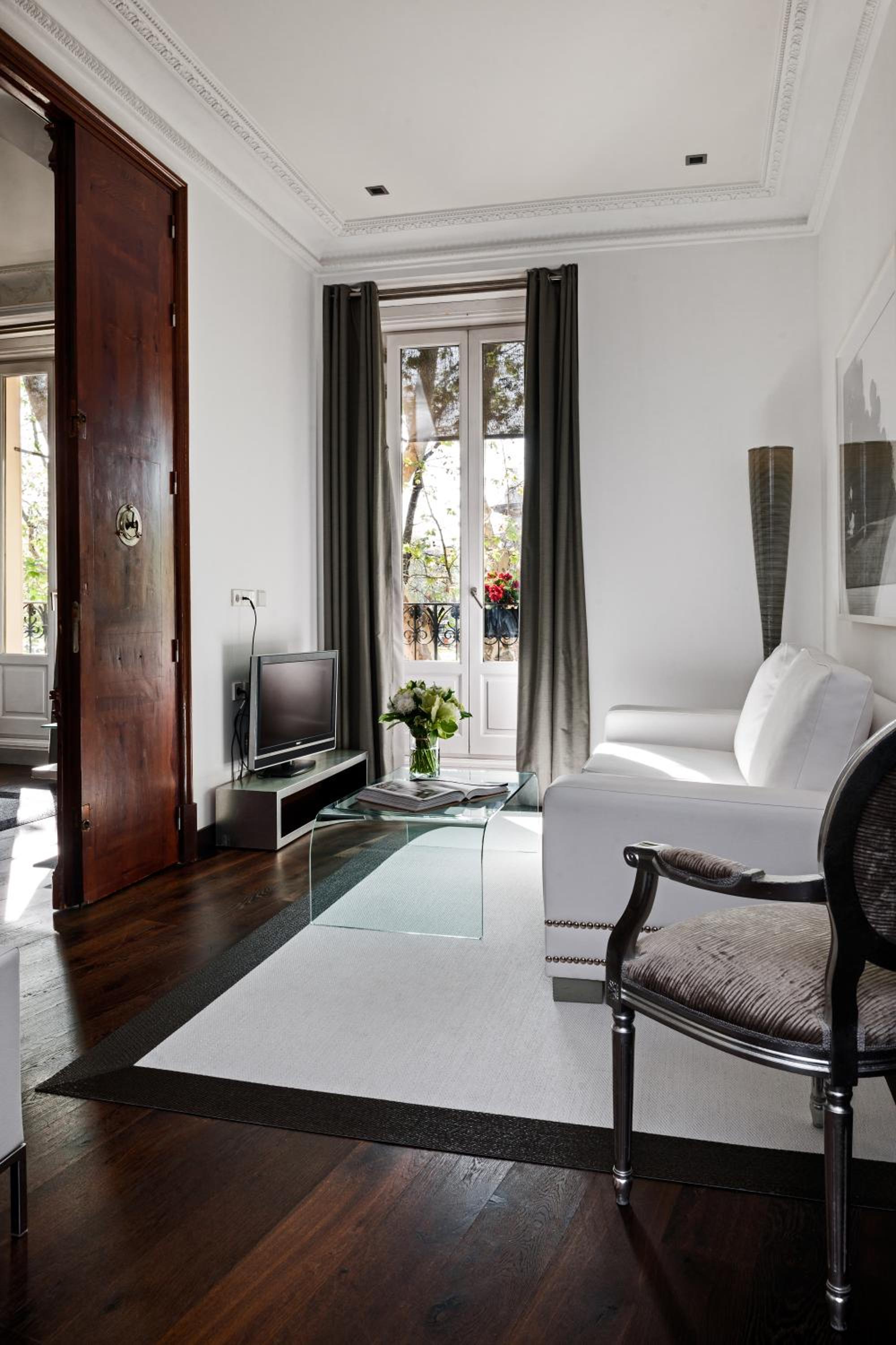 Suite - Photo 2