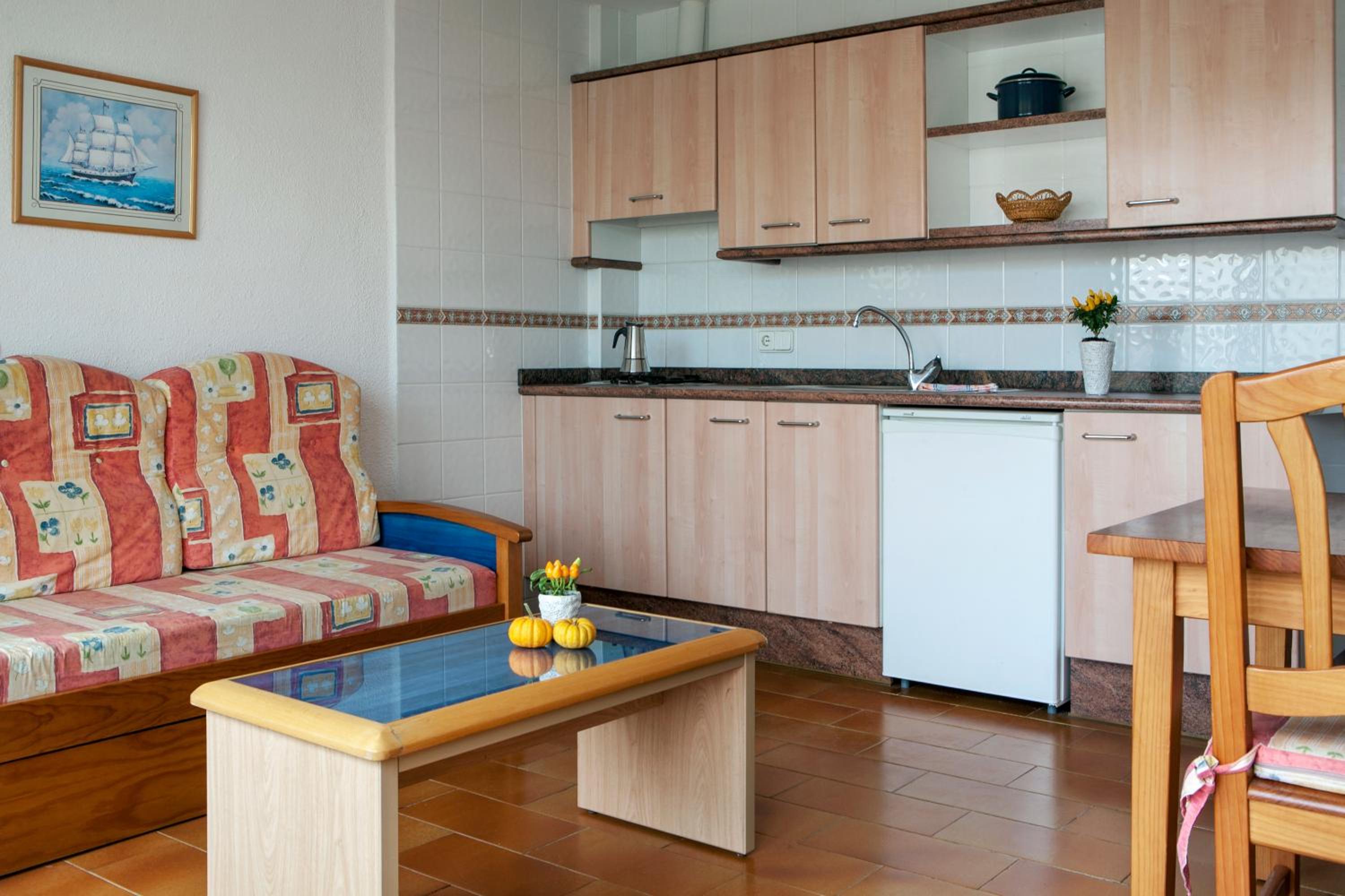 One-Bedroom Apartment photo 2