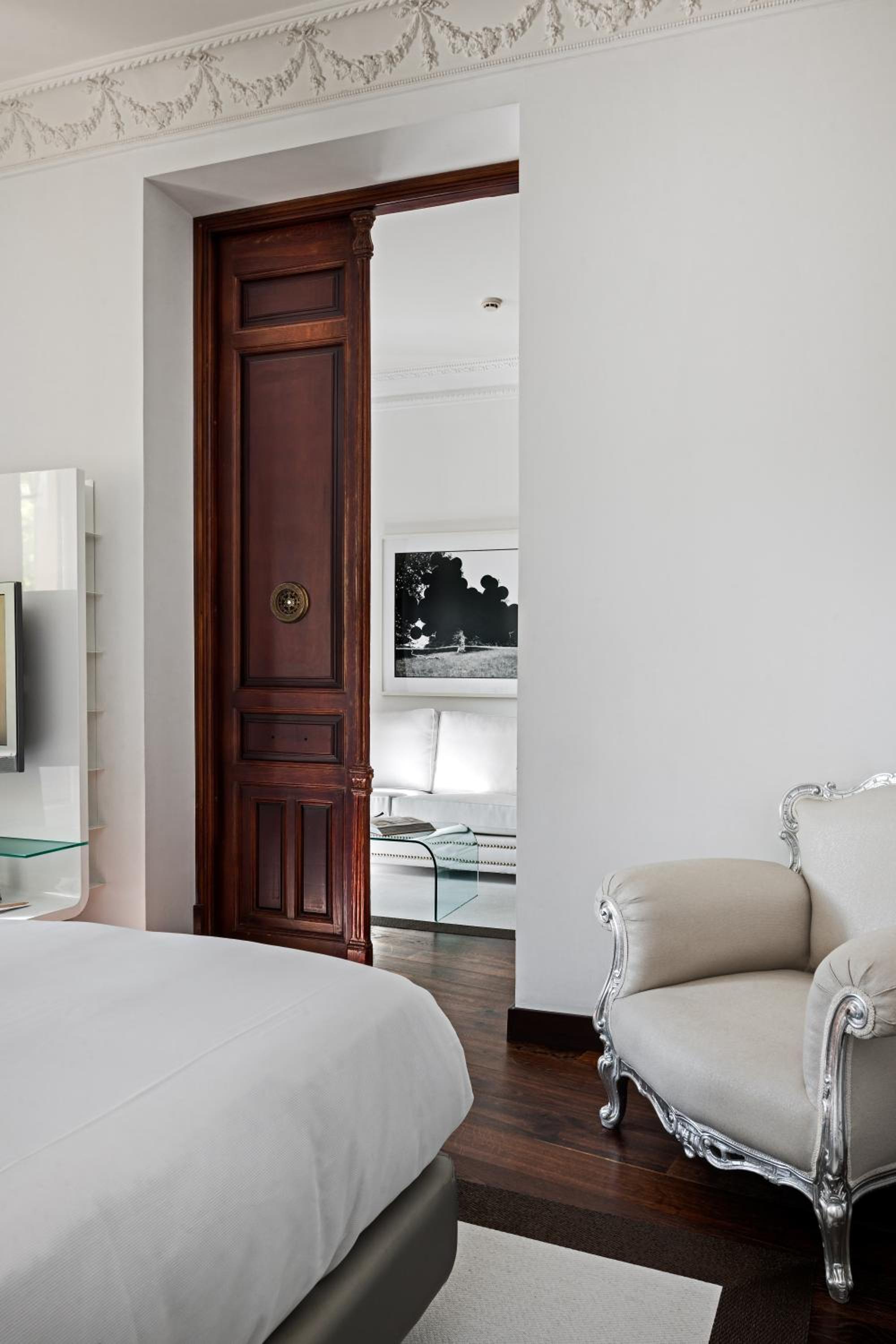 Suite - Photo 4