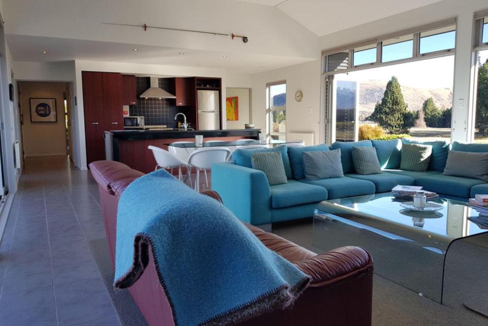 Three-Bedroom House - Photo 11