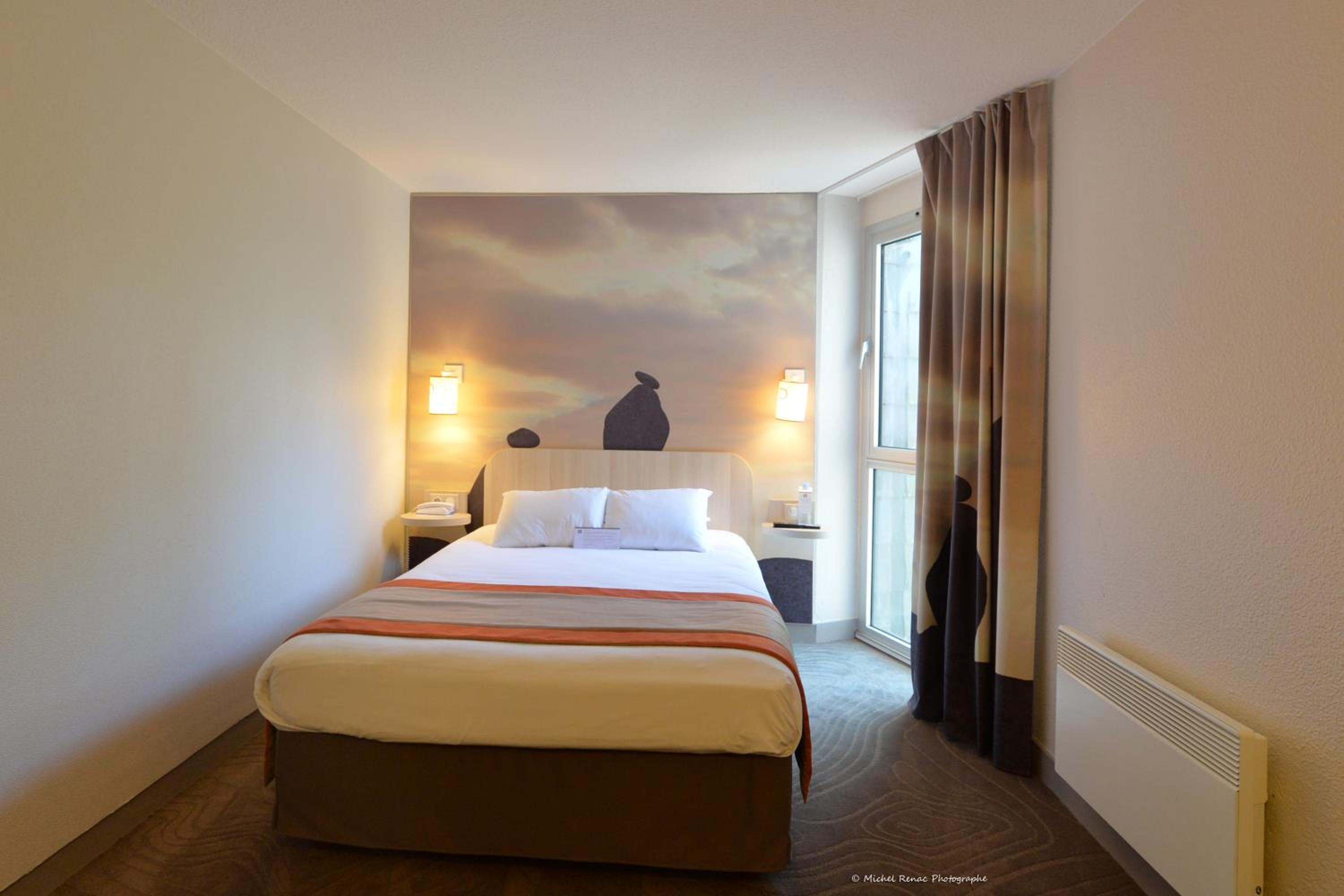Superior Room with One Double Bed and One Single Bed - Photo 1
