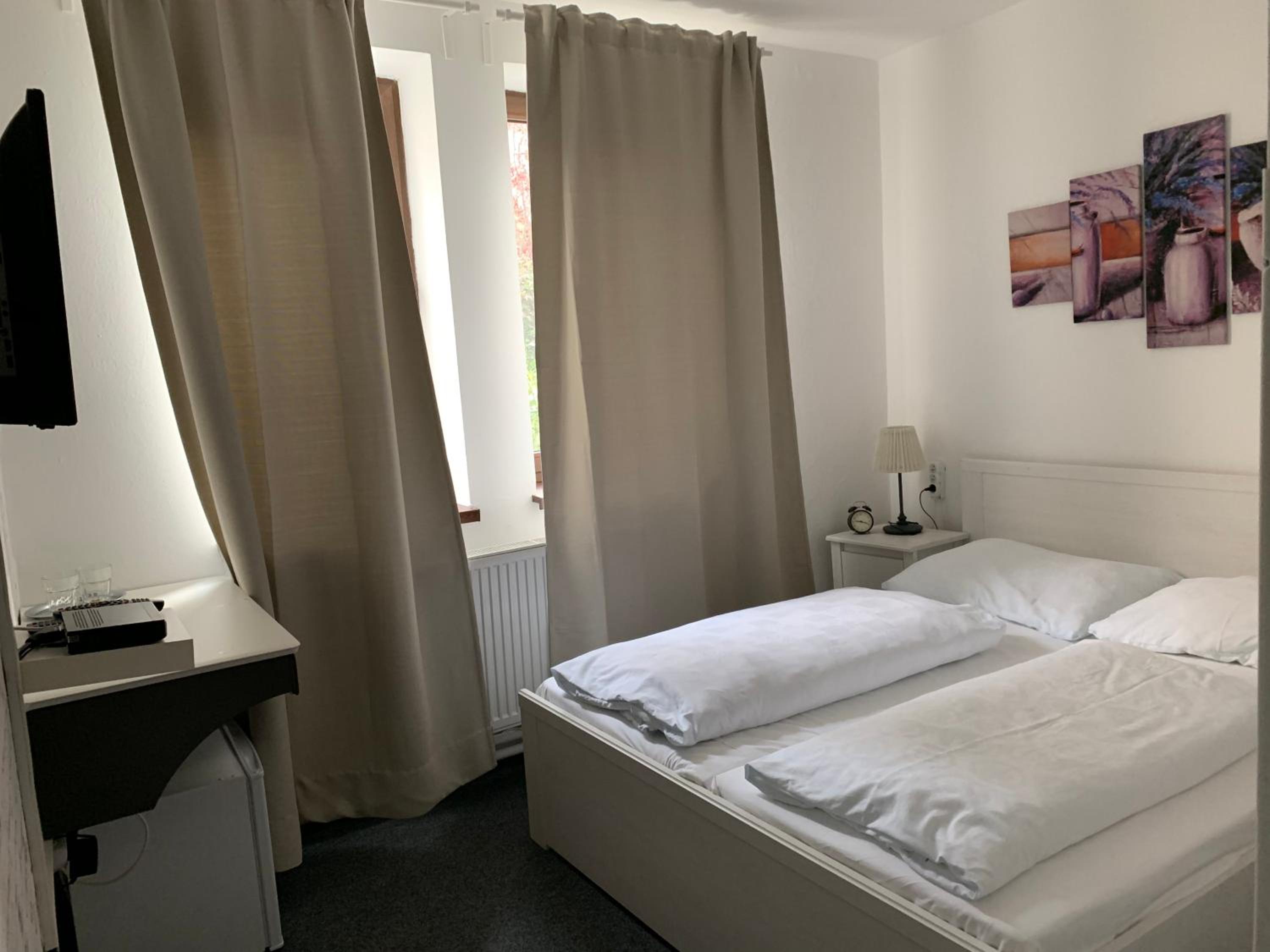 Economy Double Room - Photo 6
