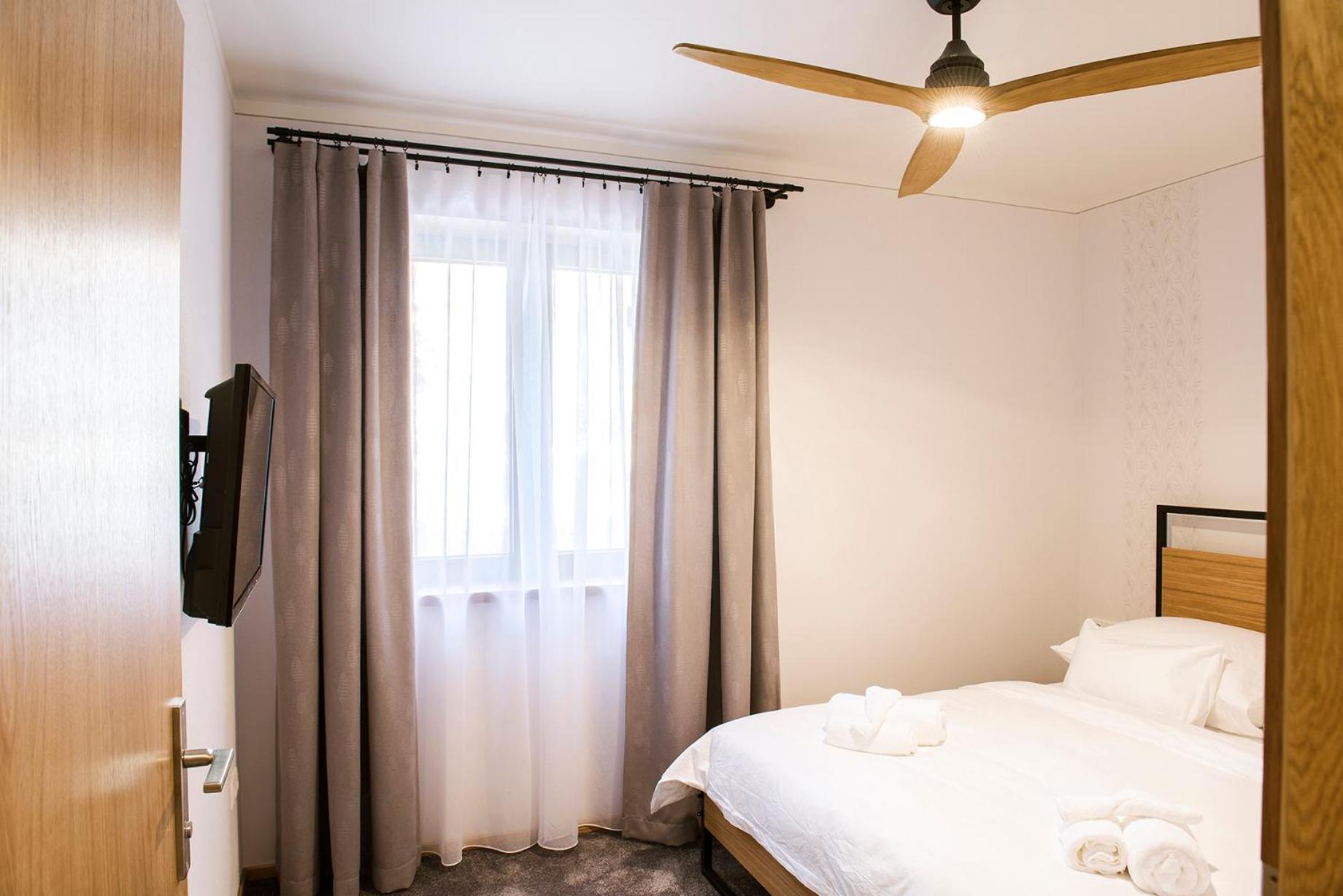 One-Bedroom Apartment - Photo 6