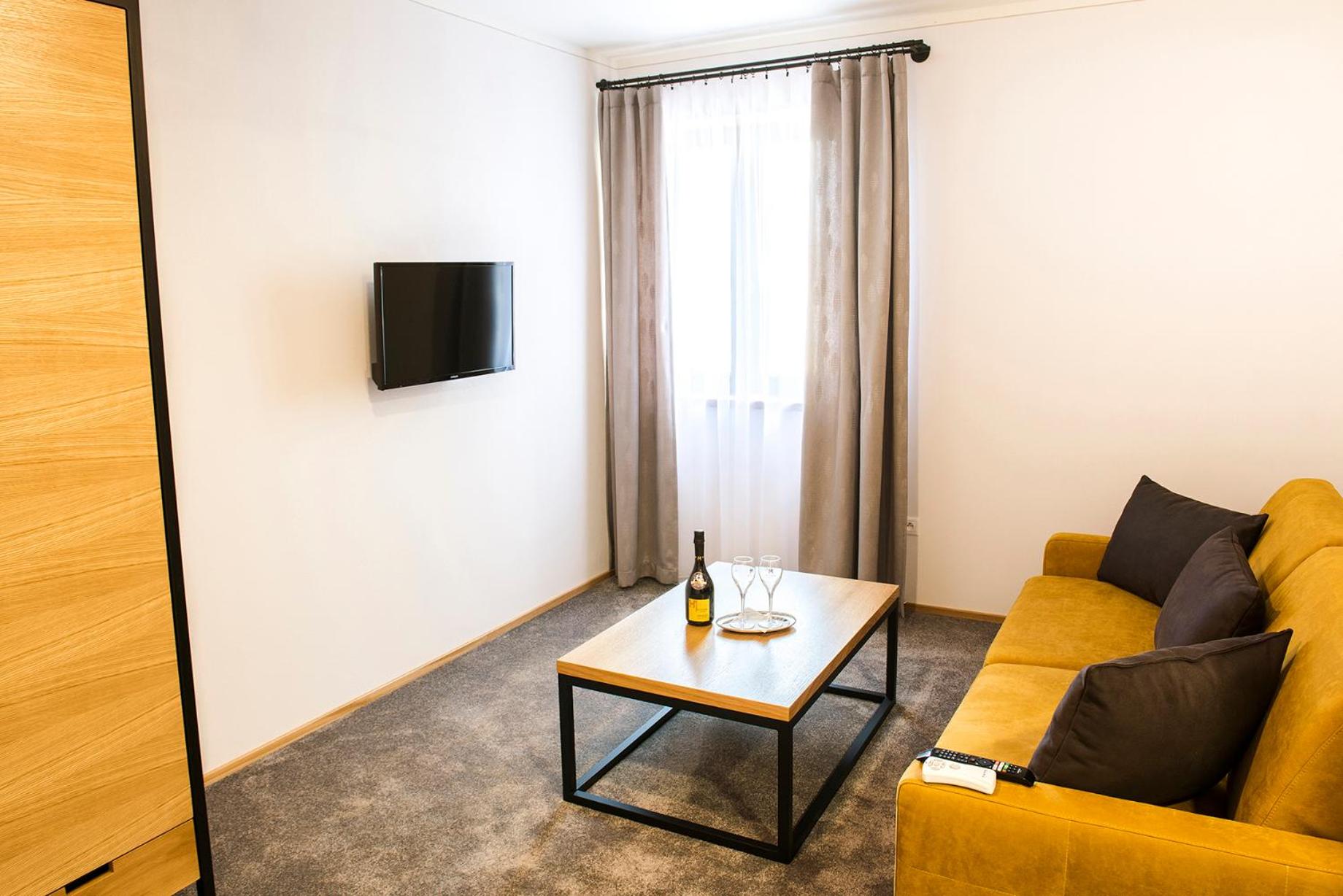 One-Bedroom Apartment - Photo 11
