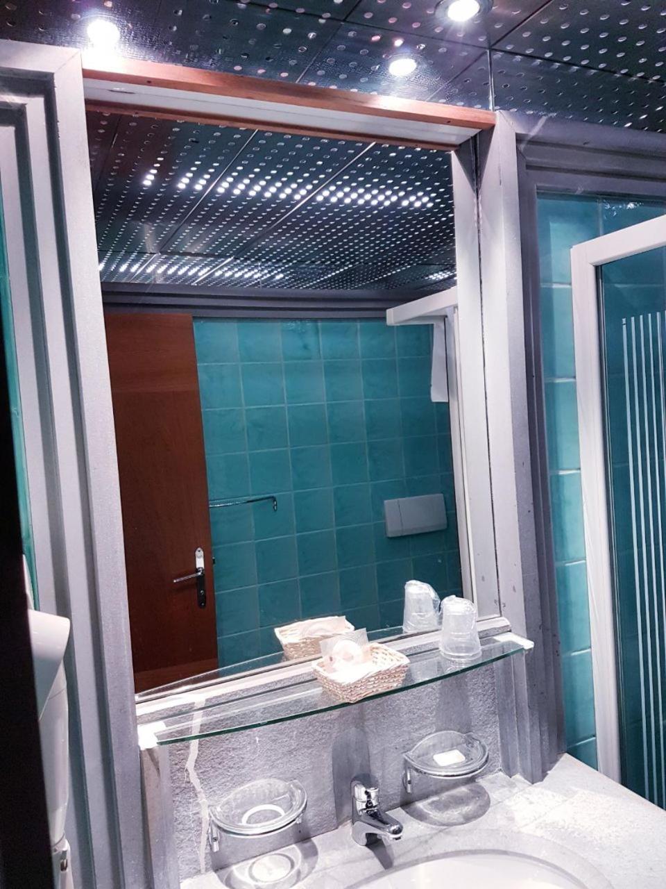 Double or Twin Room - Photo 86