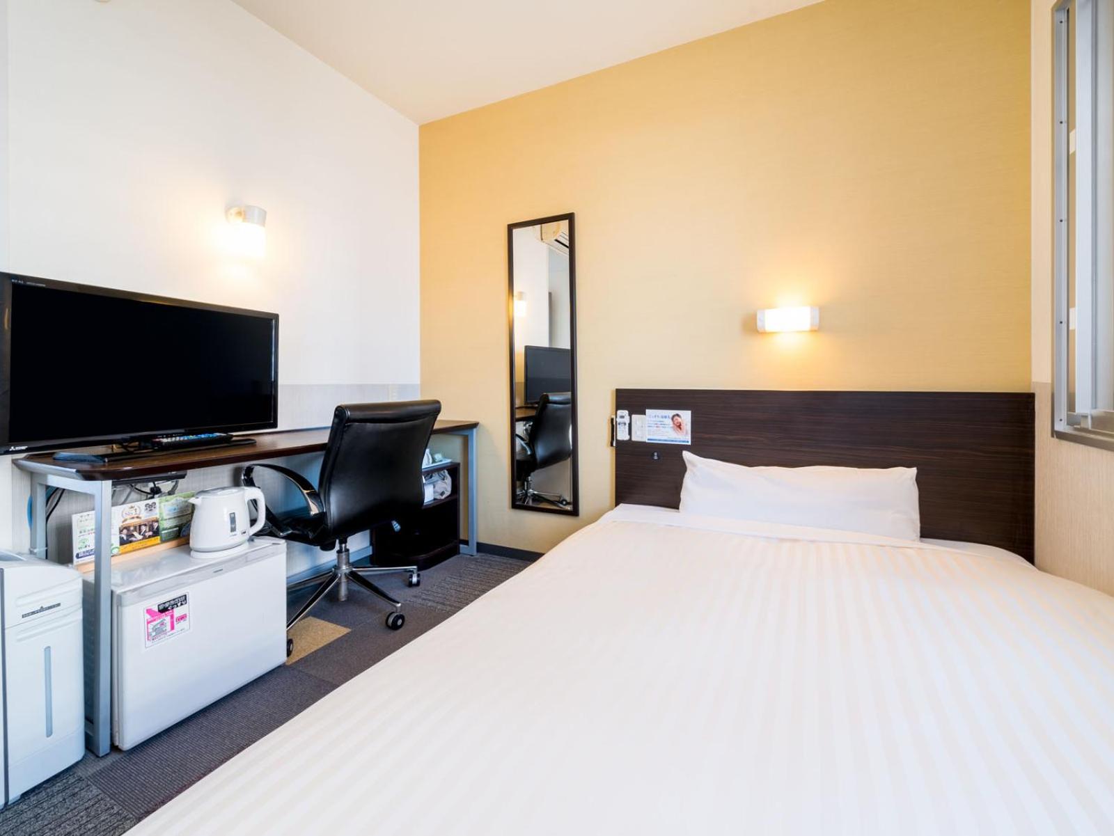 Standard Double Room - Smoking - Photo 4