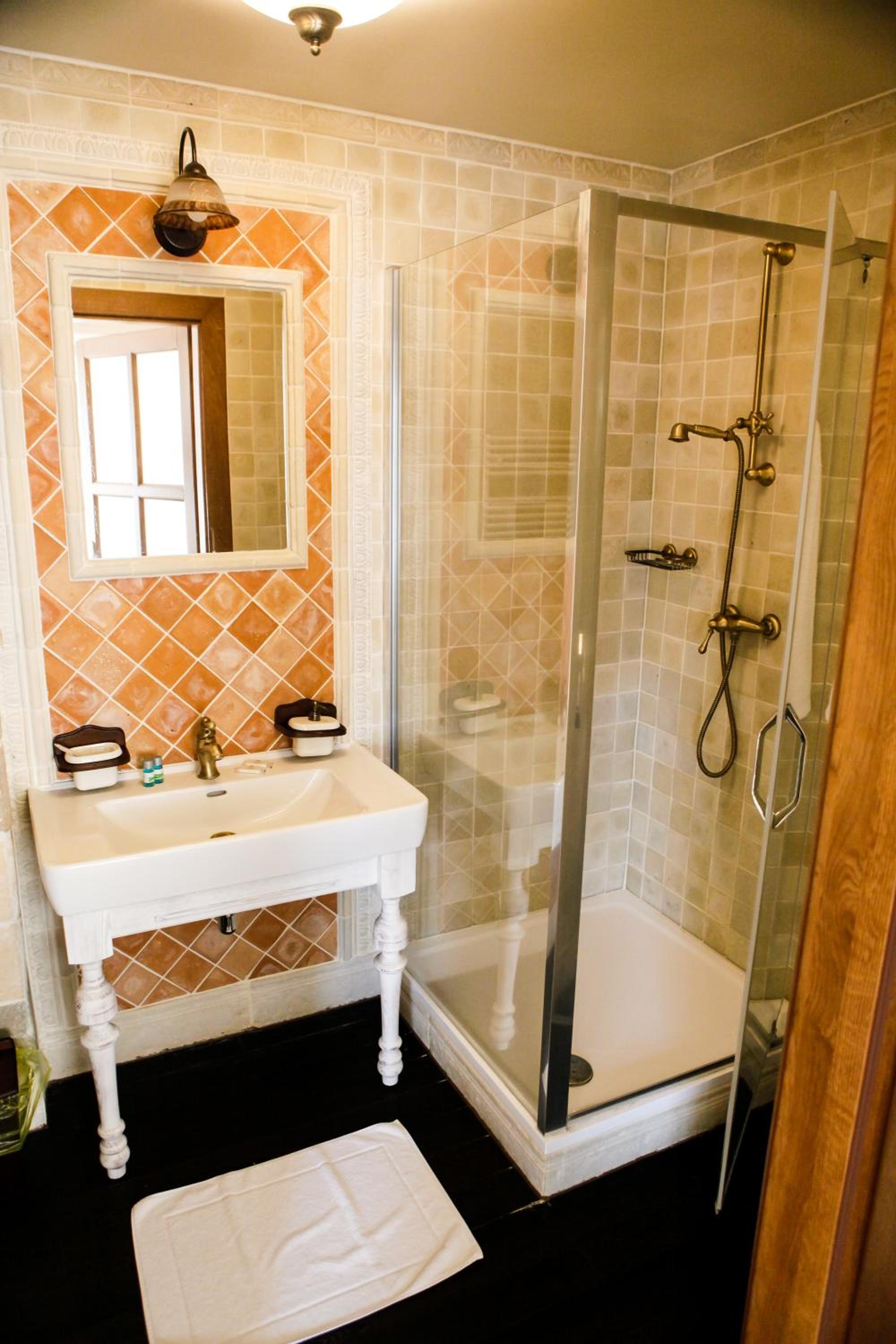 Superior Double Room - Photo 1