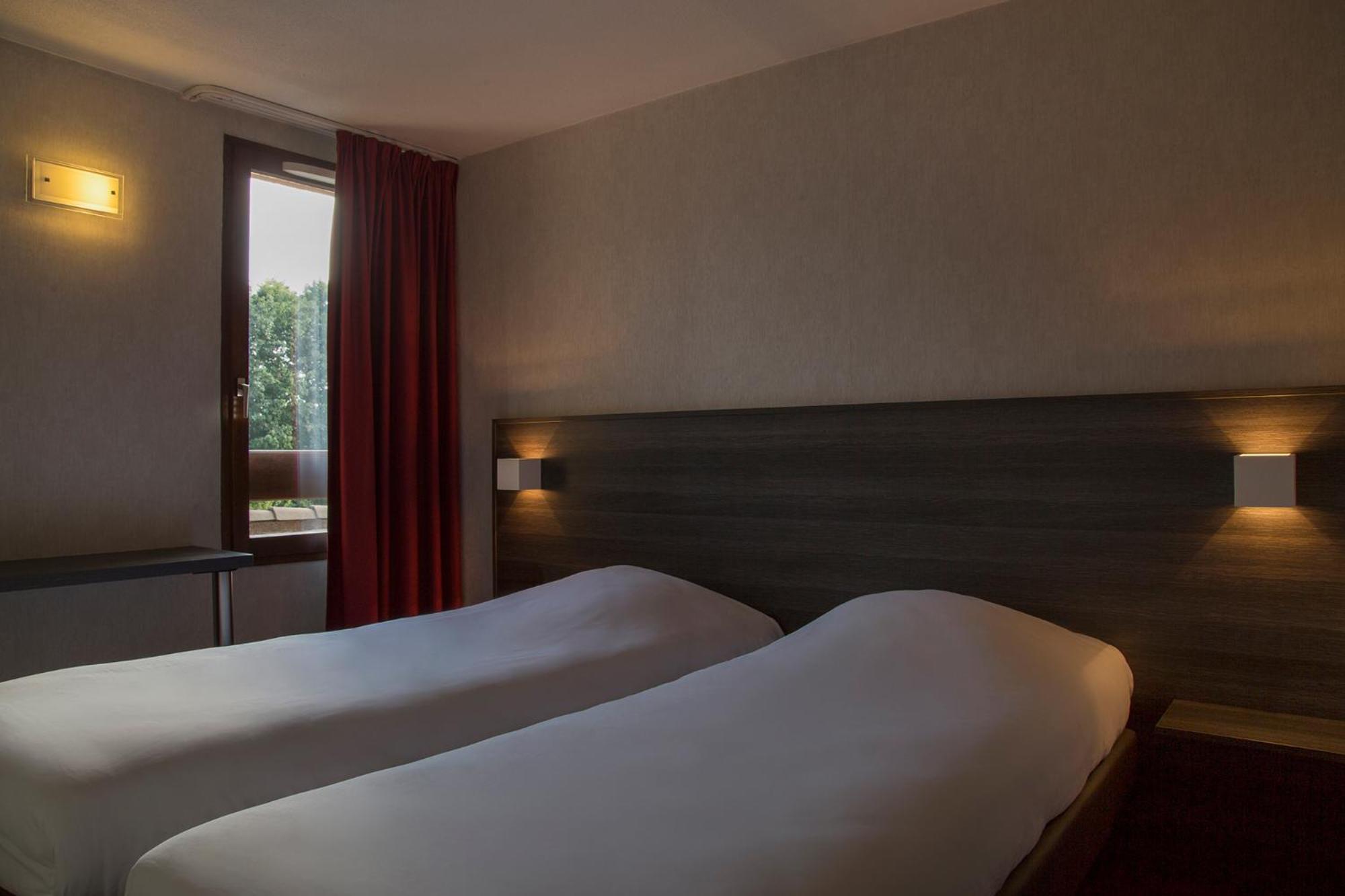 Double or Twin Room - Photo 10