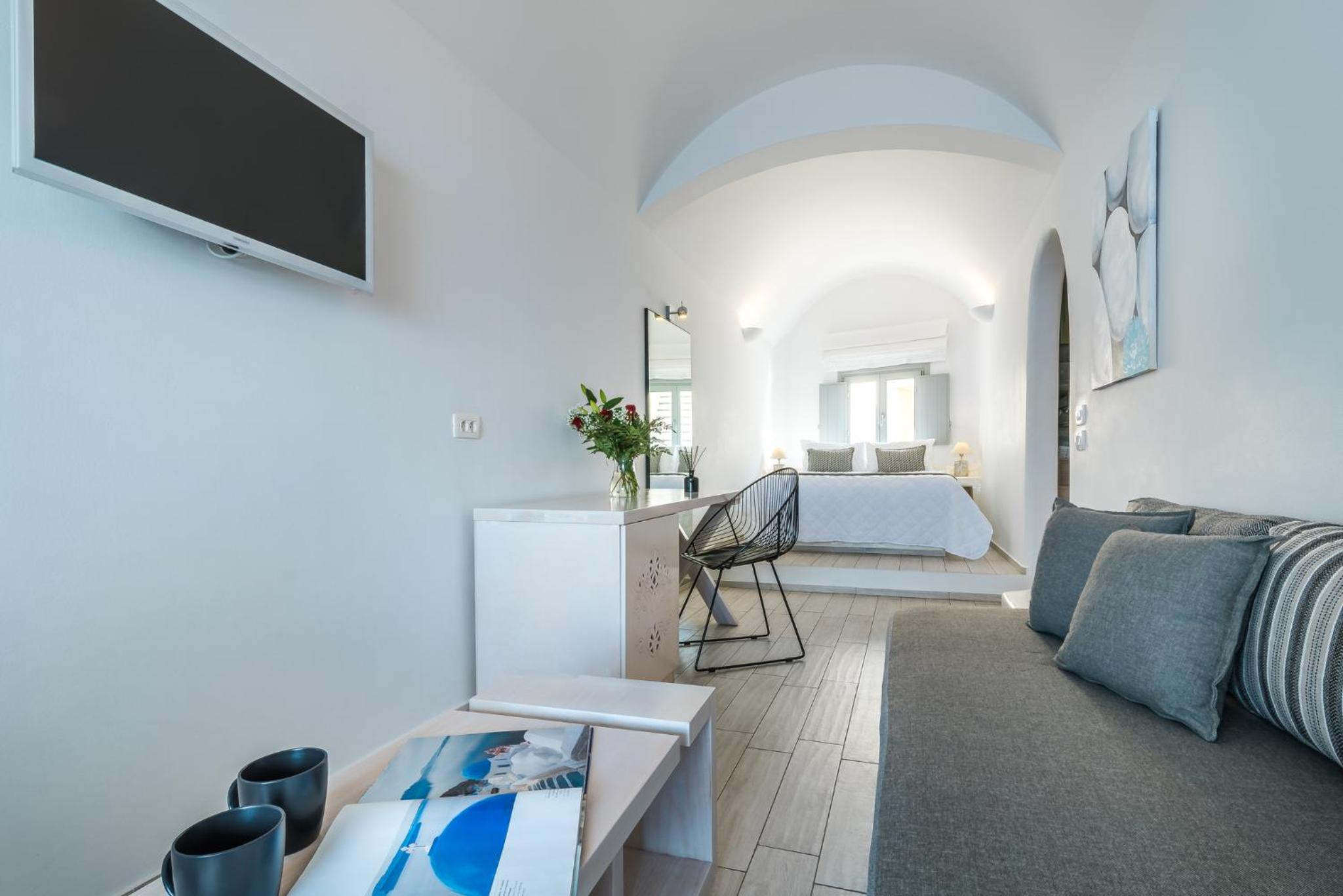 Deluxe Double Room with Balcony and Sea View