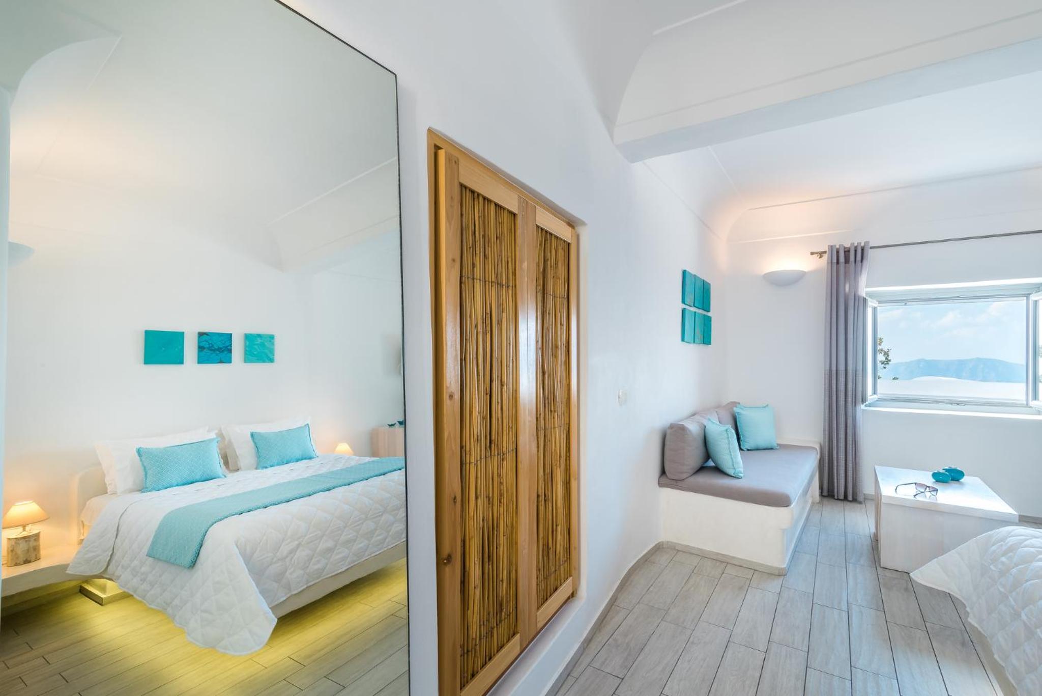 Deluxe Double Room with Sea View - Photo 4