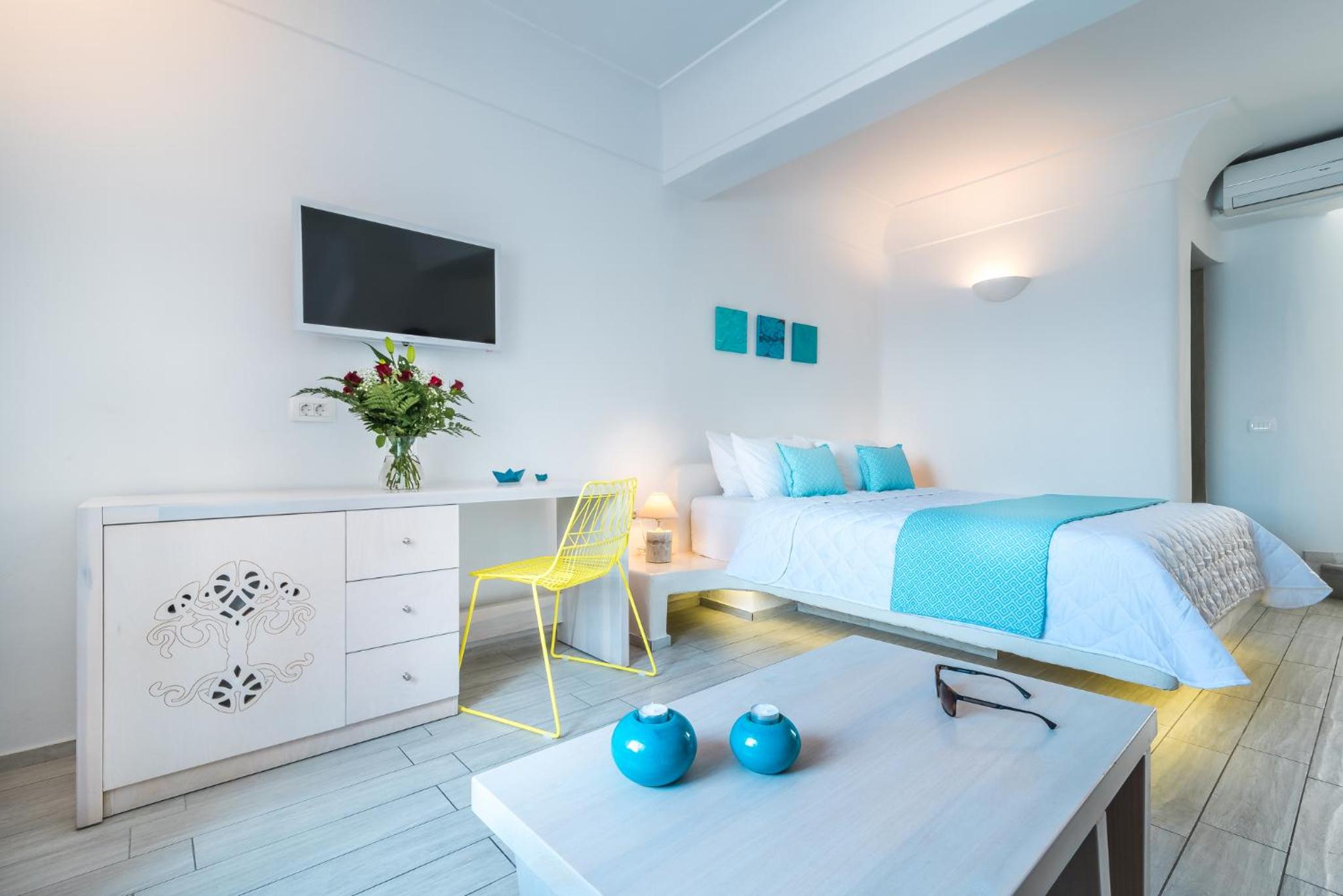 Deluxe Double Room with Sea View - Photo 2