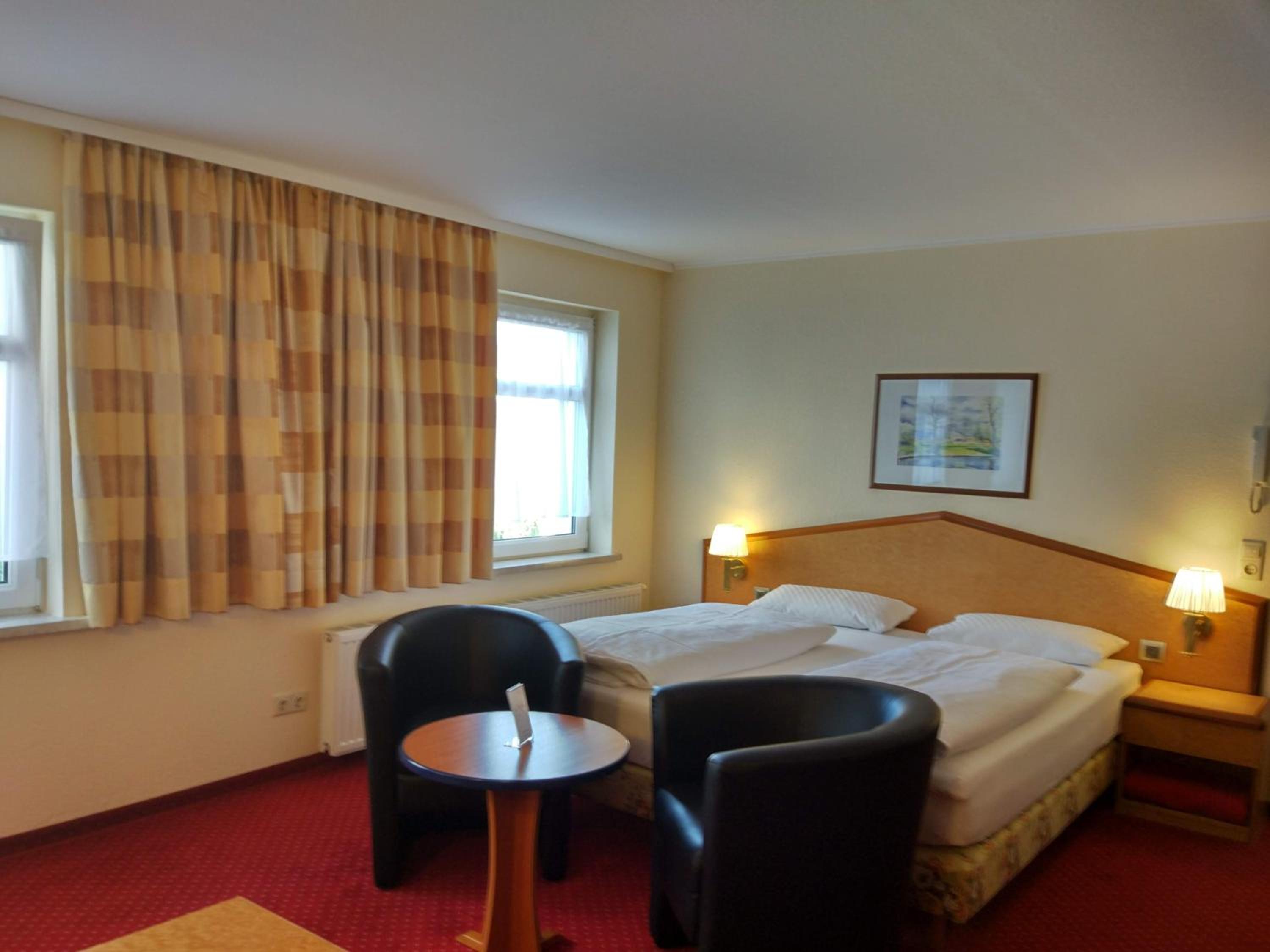 Double Room with Private Bathroom - Photo 17