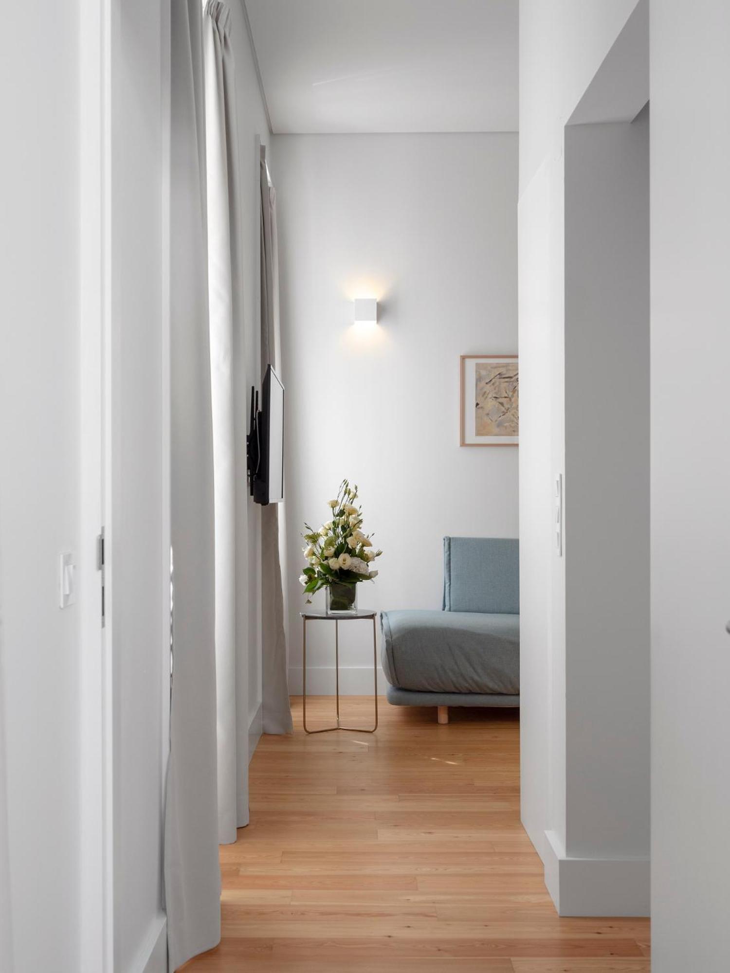One-Bedroom Apartment photo 3