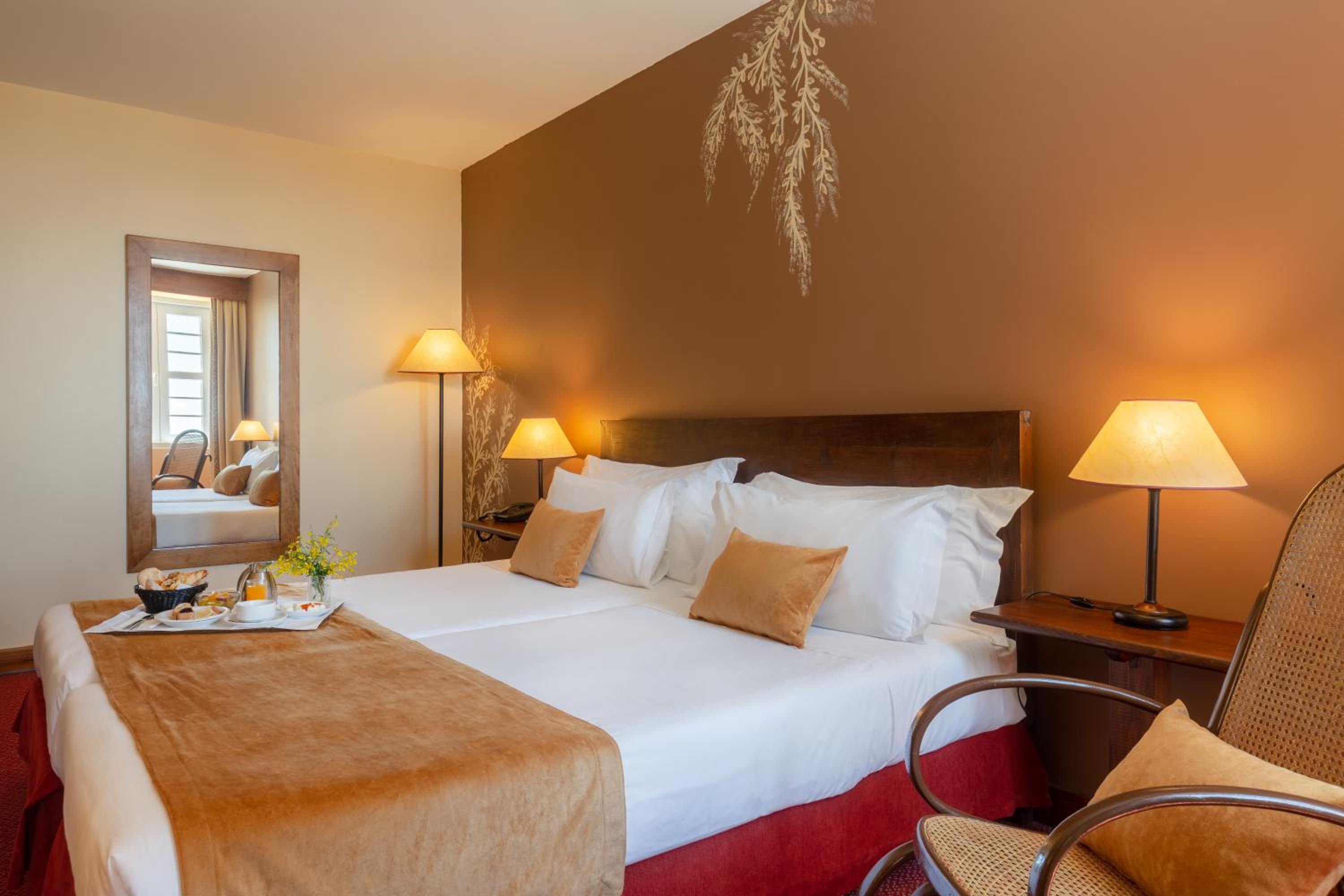 Superior Double or Twin Room (2 Adults + 1 Child) with Panoramic View - Photo 6