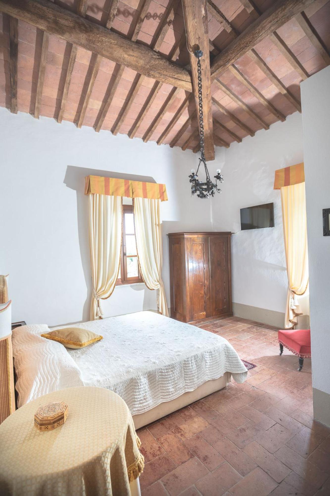 Double Room - Photo 7