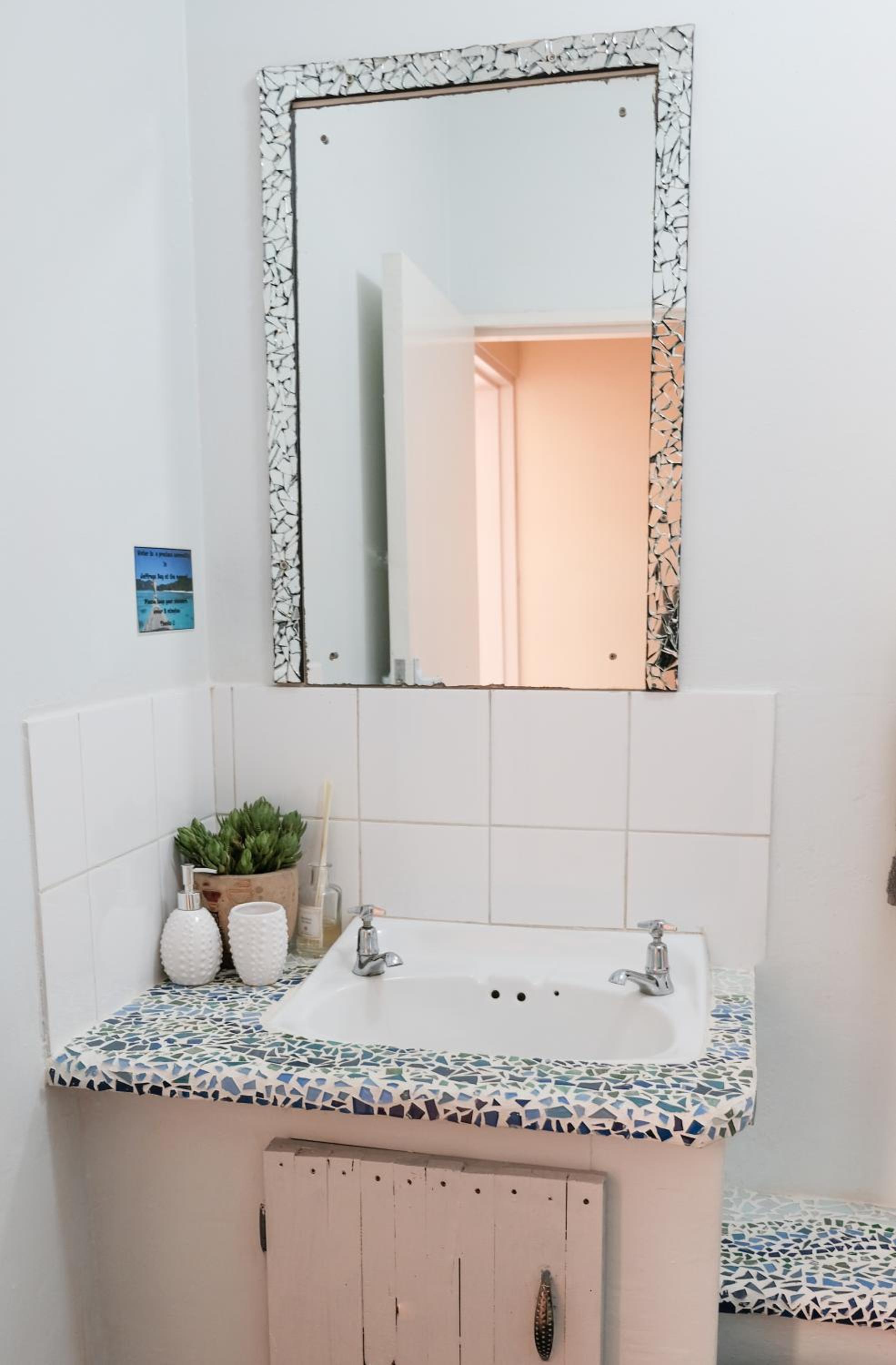 Family Room with Private Bathroom - Photo 8