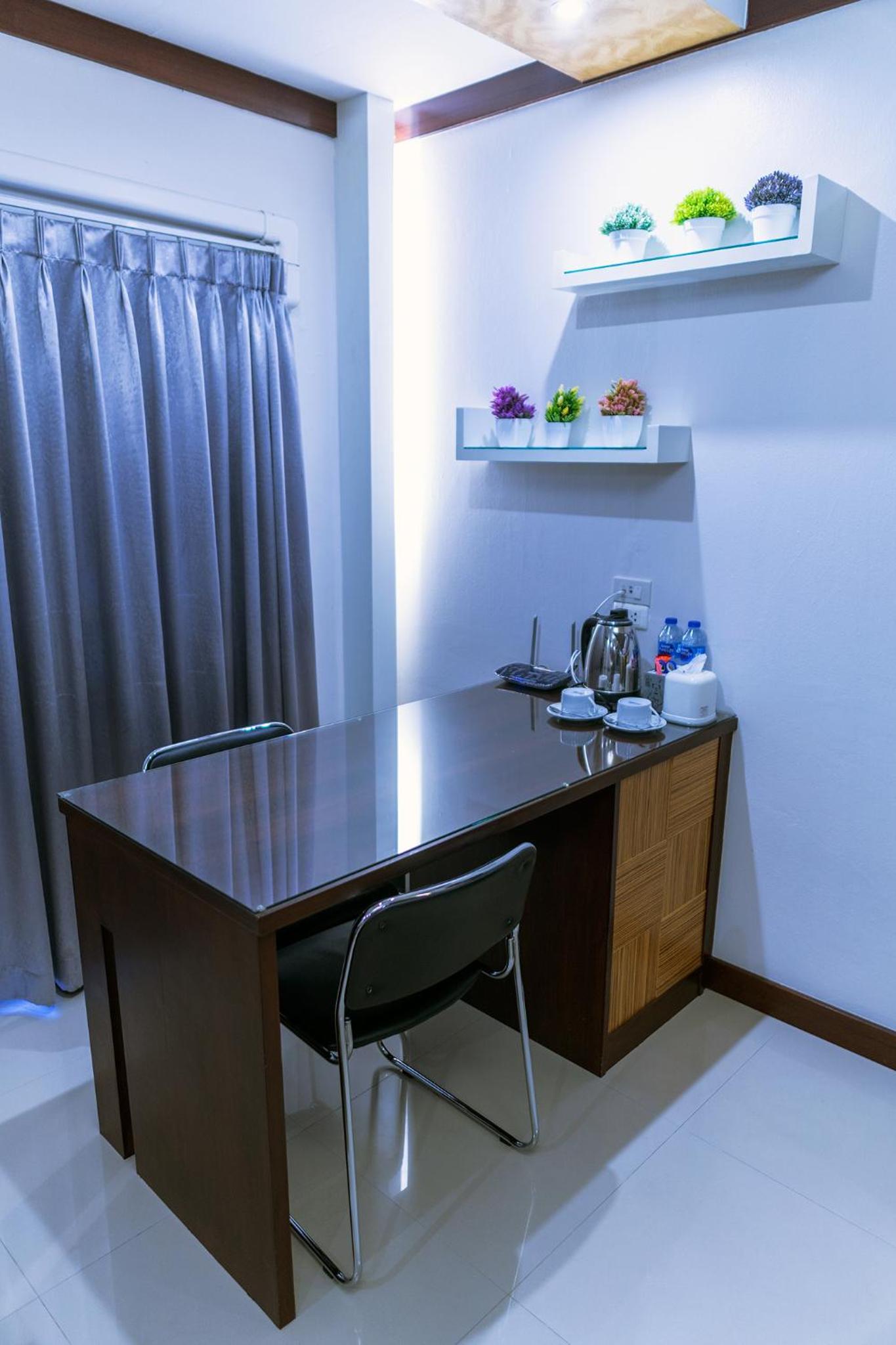Studio Apartment - Photo 17