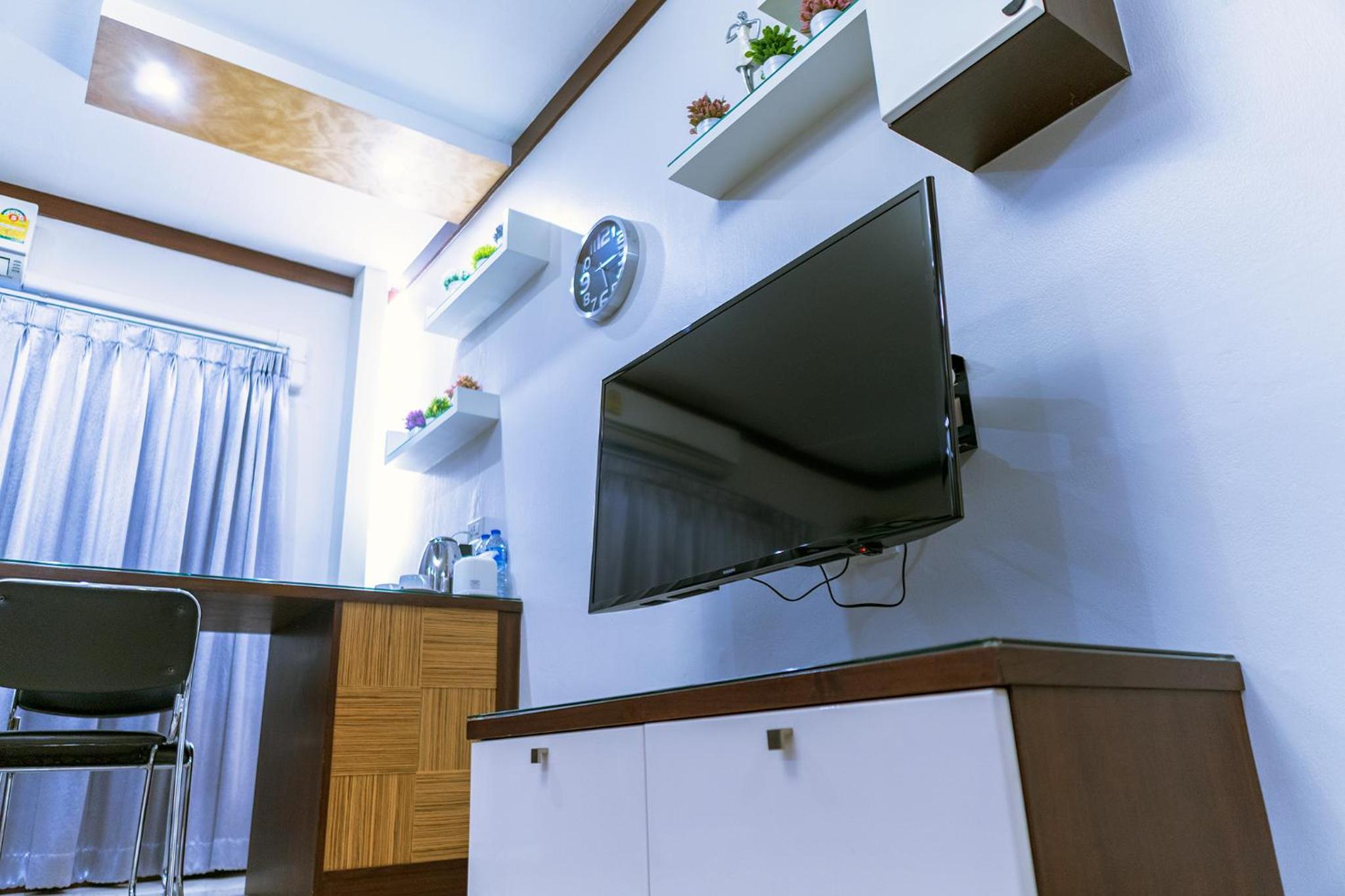 Studio Apartment - Photo 19