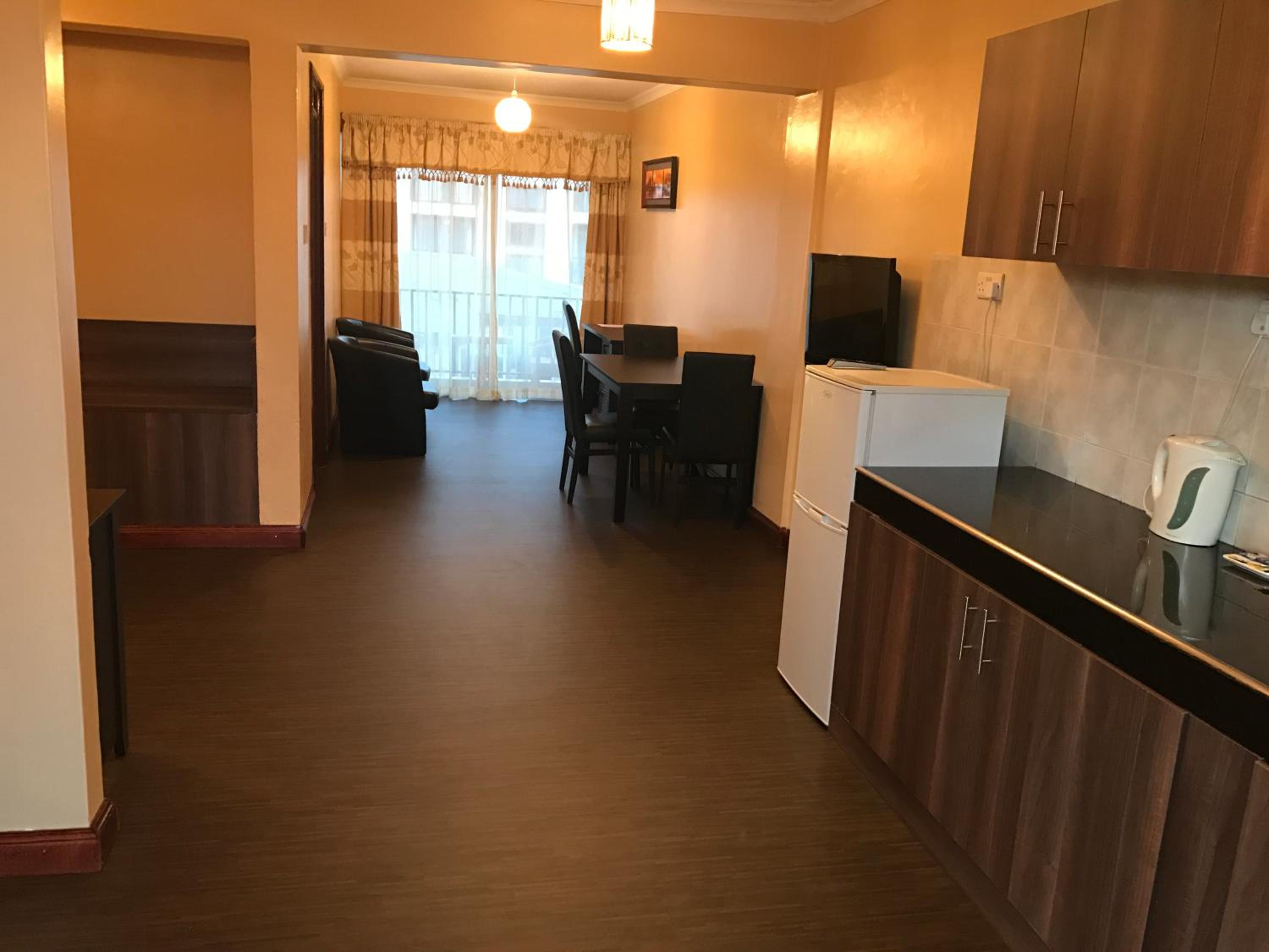ONE BEDROOM APARTMENT WITH FAN - Photo 1