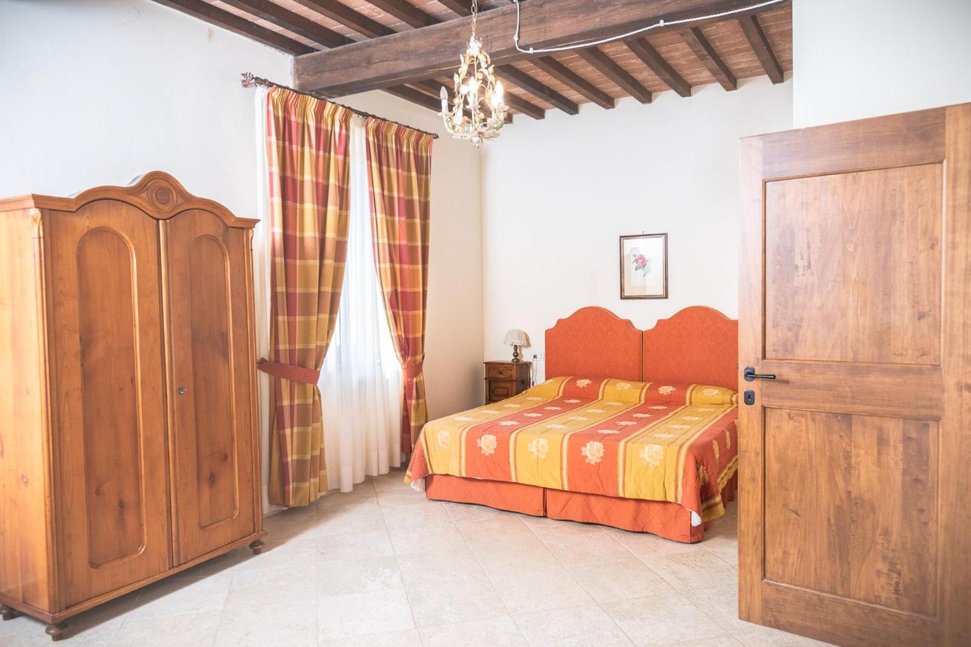 Double Room - Photo 8