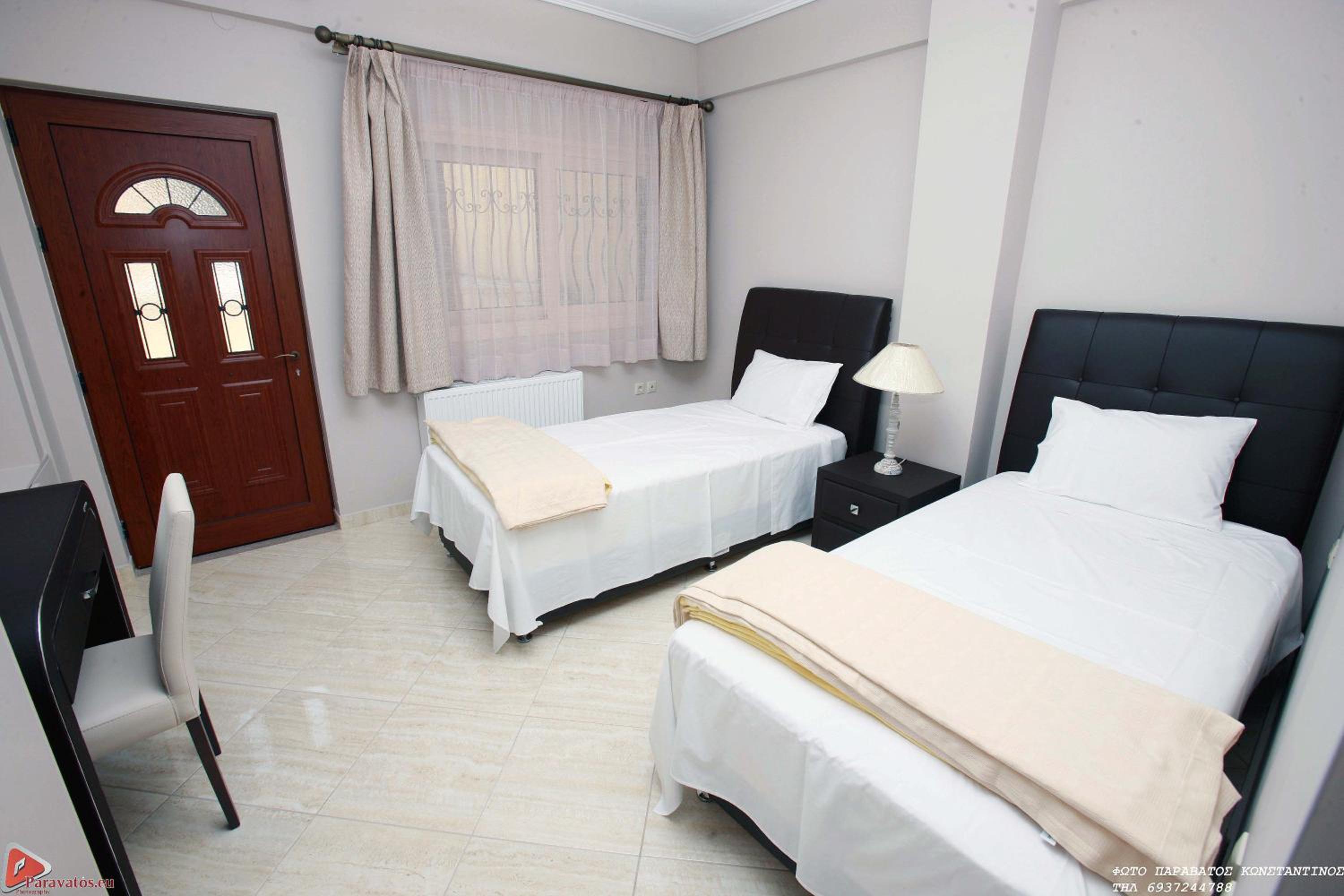Standard Twin Room with Mountain View - Photo 1