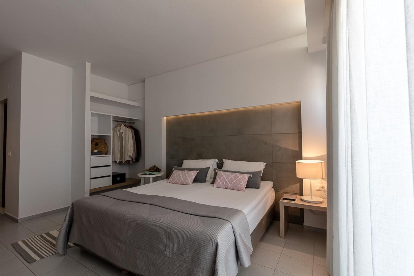 Studio with Sea View (2 Adults) - Photo 10