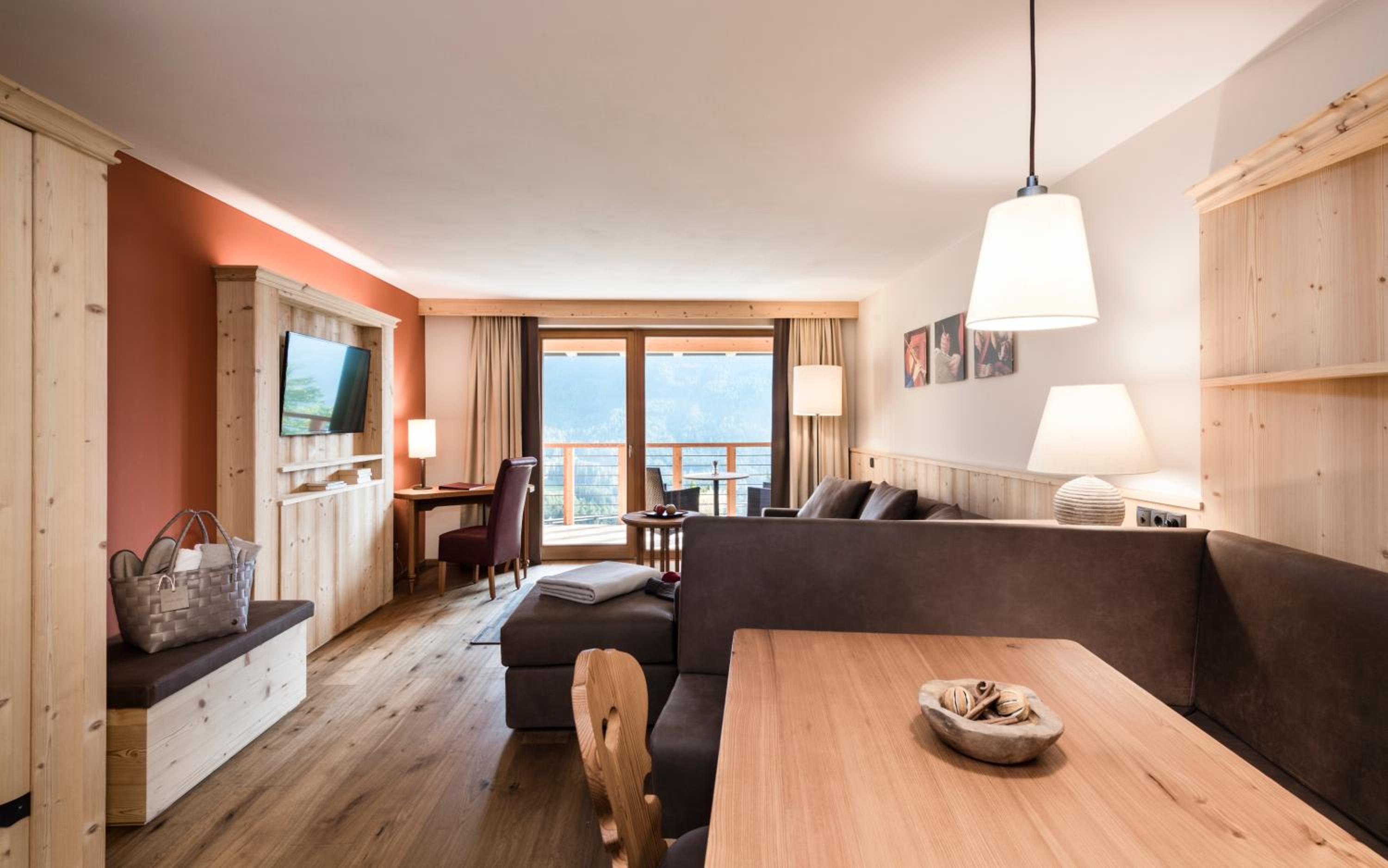 Deluxe Suite - Photo 1